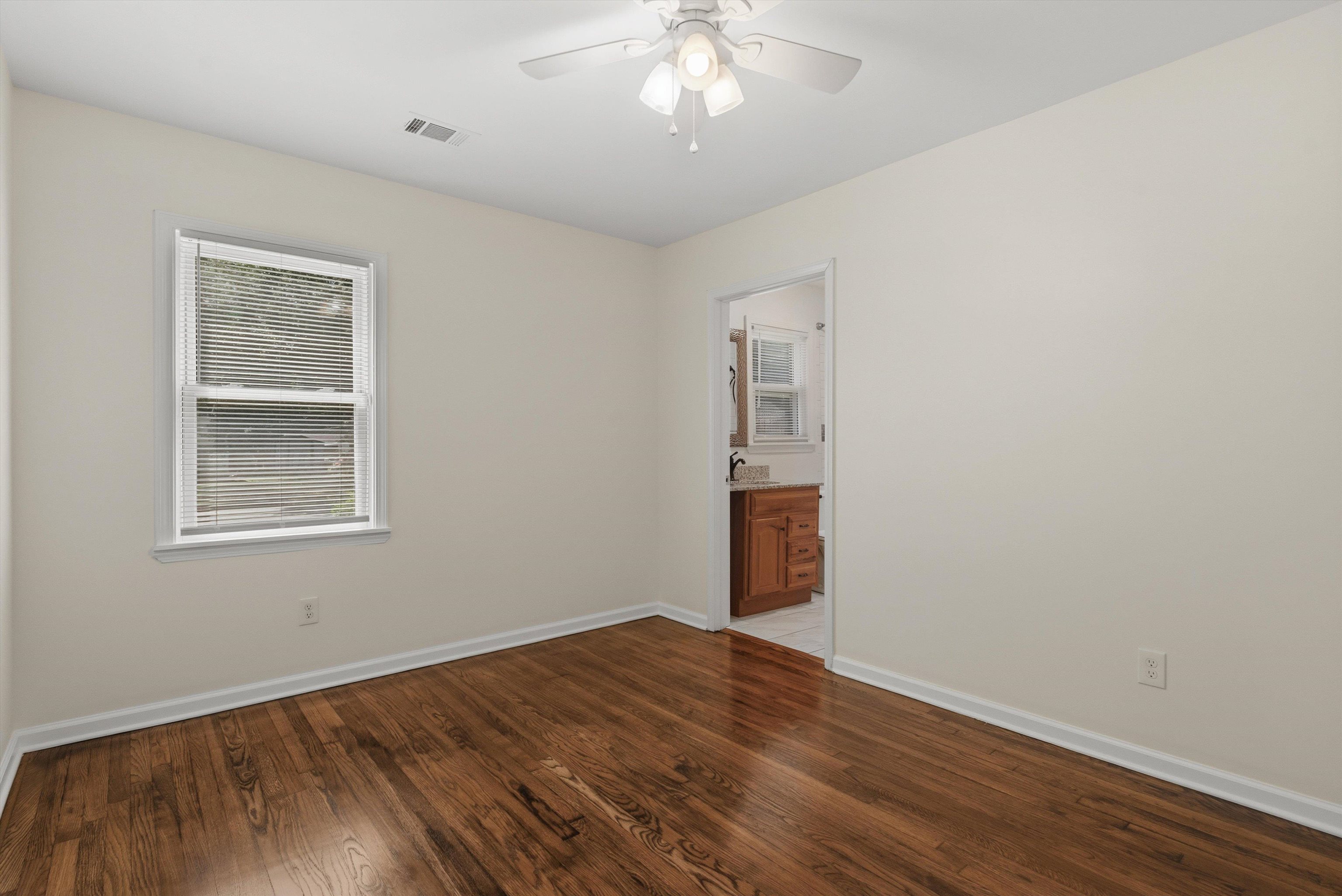 1305 Gherald St Property Photo 18