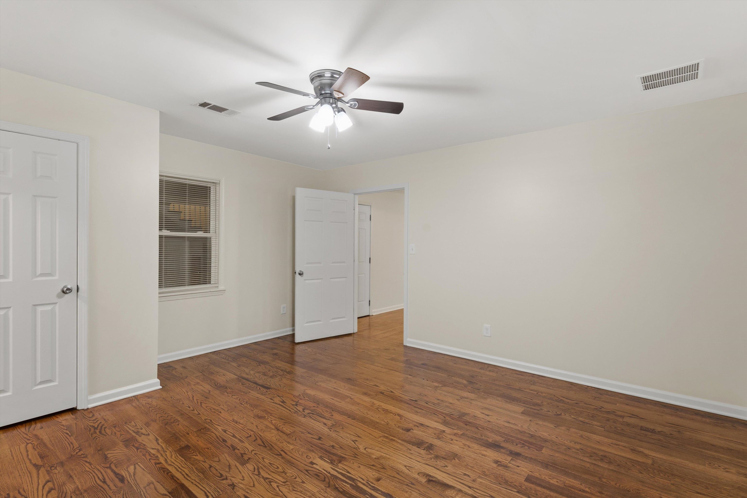 1305 Gherald St Property Photo 22