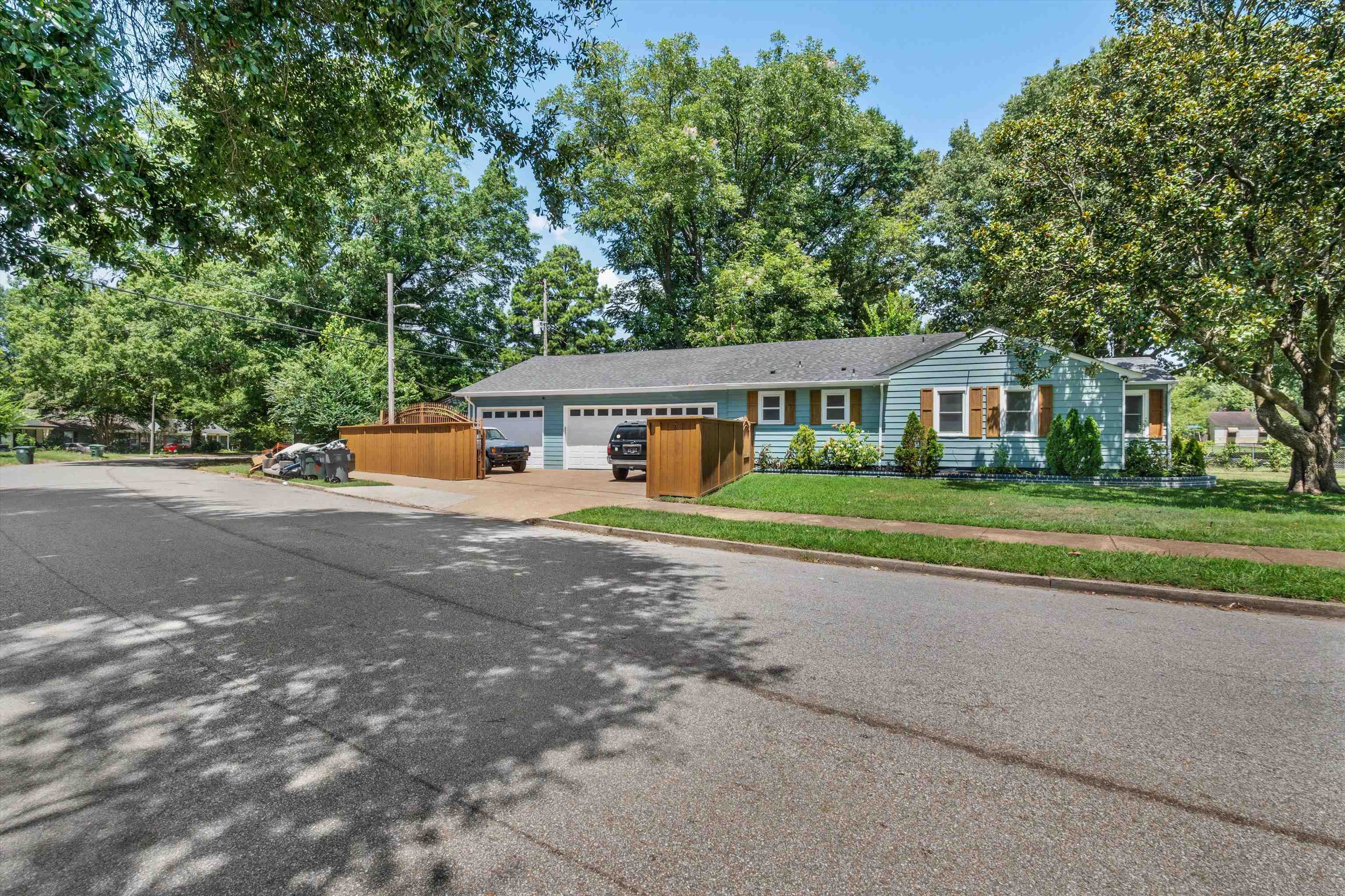 1305 Gherald St Property Photo 32