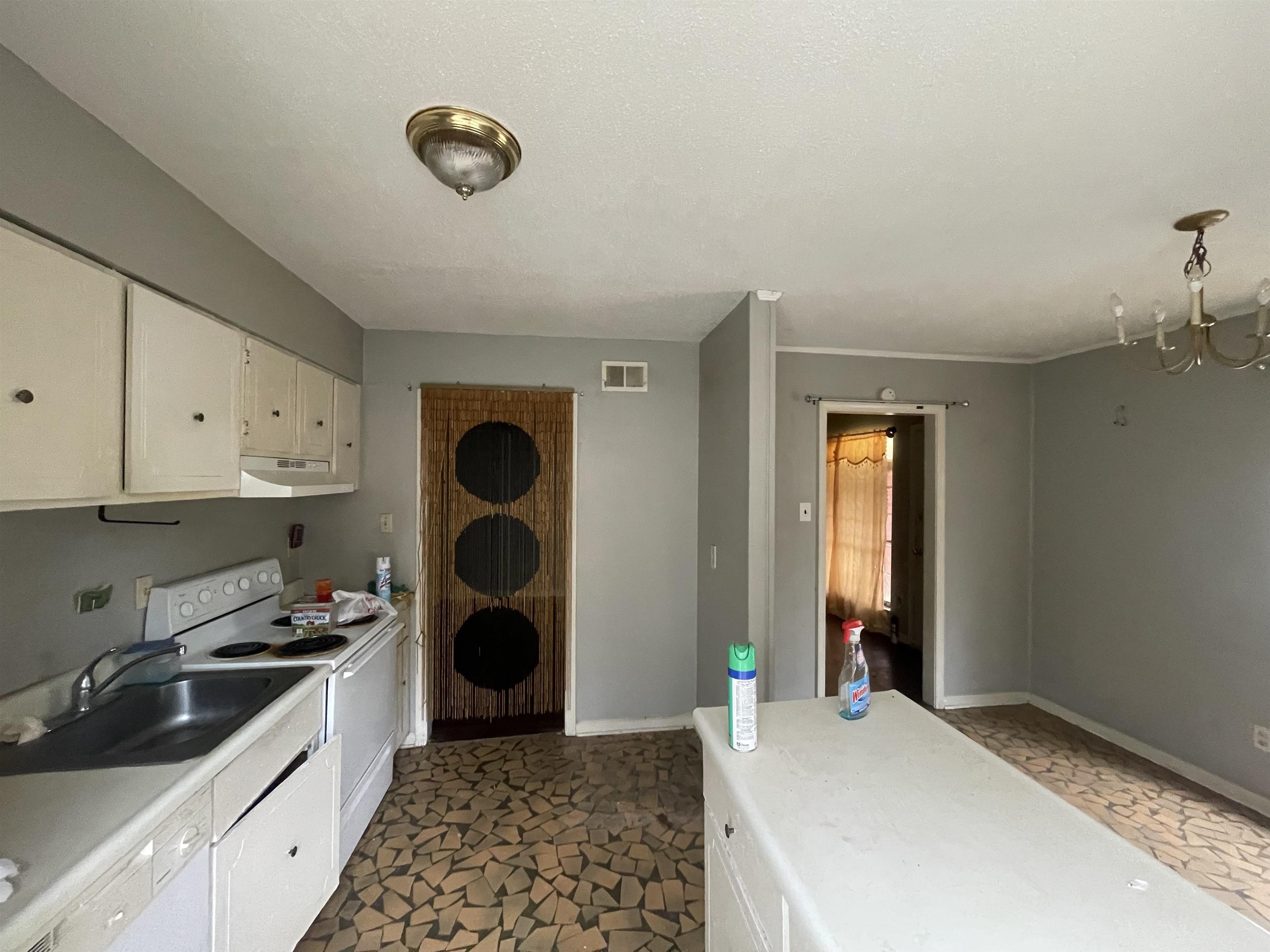 5573 Apple Blossom Dr Property Photo 2
