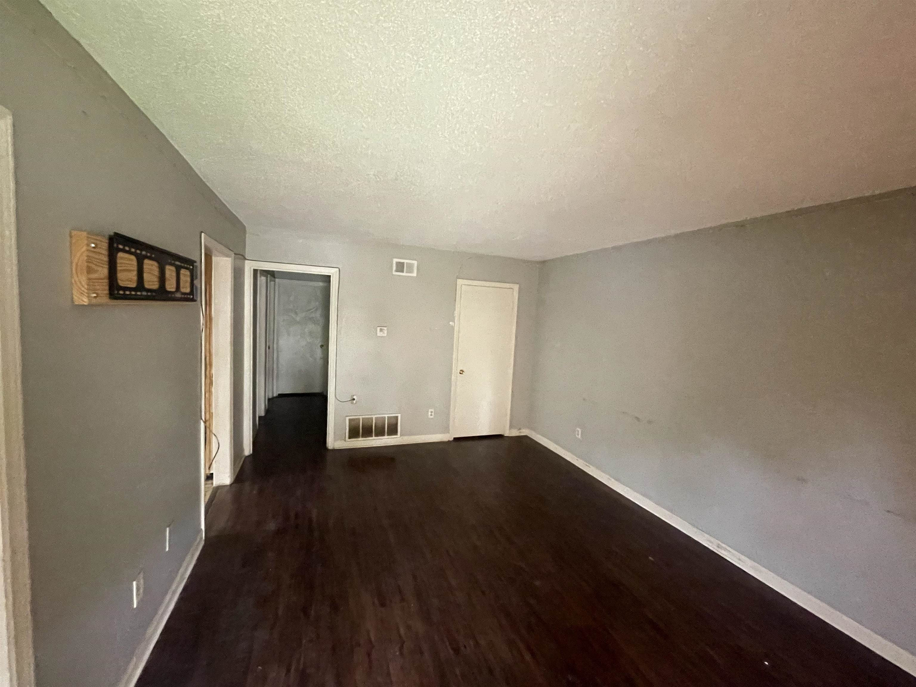 5573 Apple Blossom Dr Property Photo 4