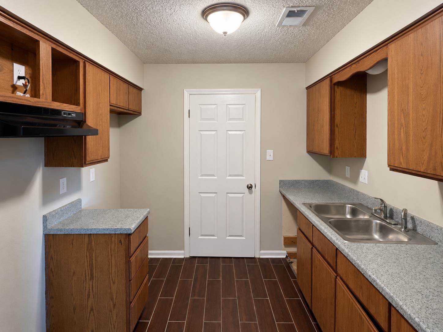 4421 Forest Valley Dr Property Photo 2