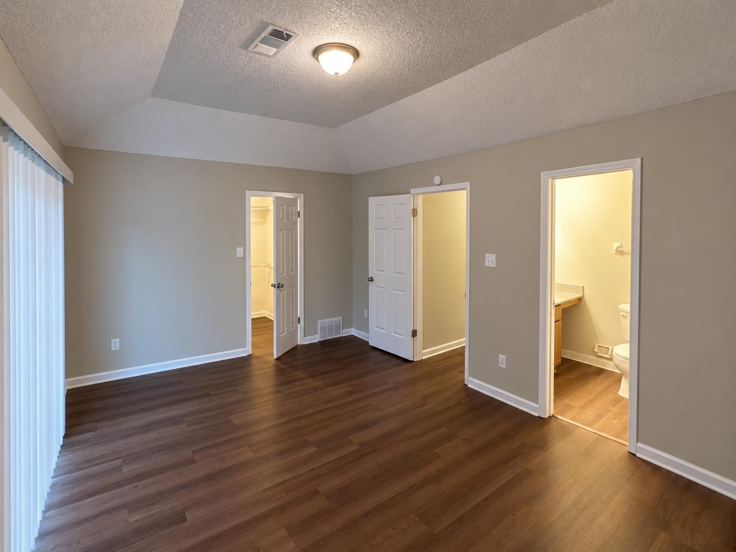 4421 Forest Valley Dr Property Photo 5