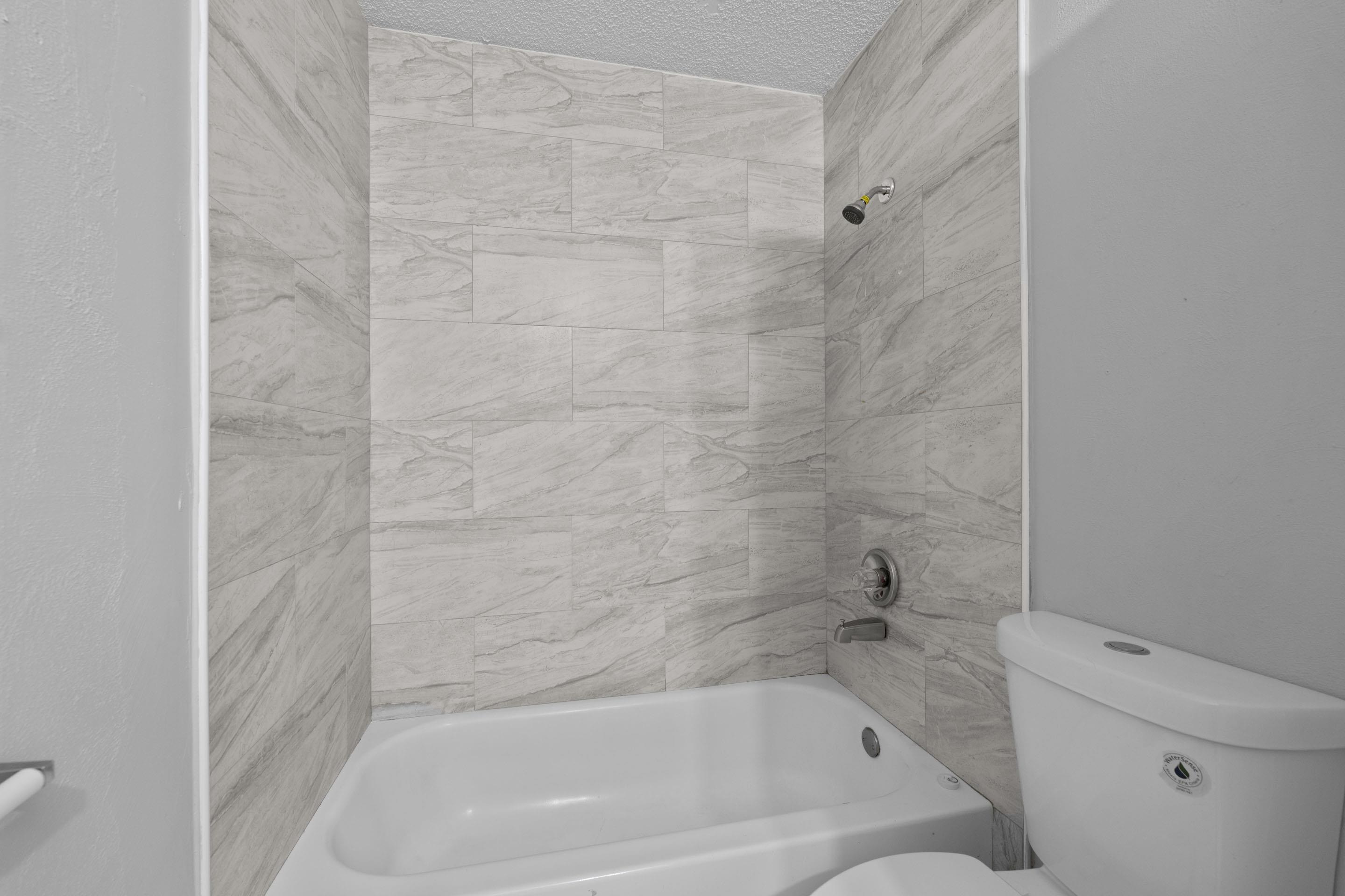 2067 Collier Dr Property Photo 4