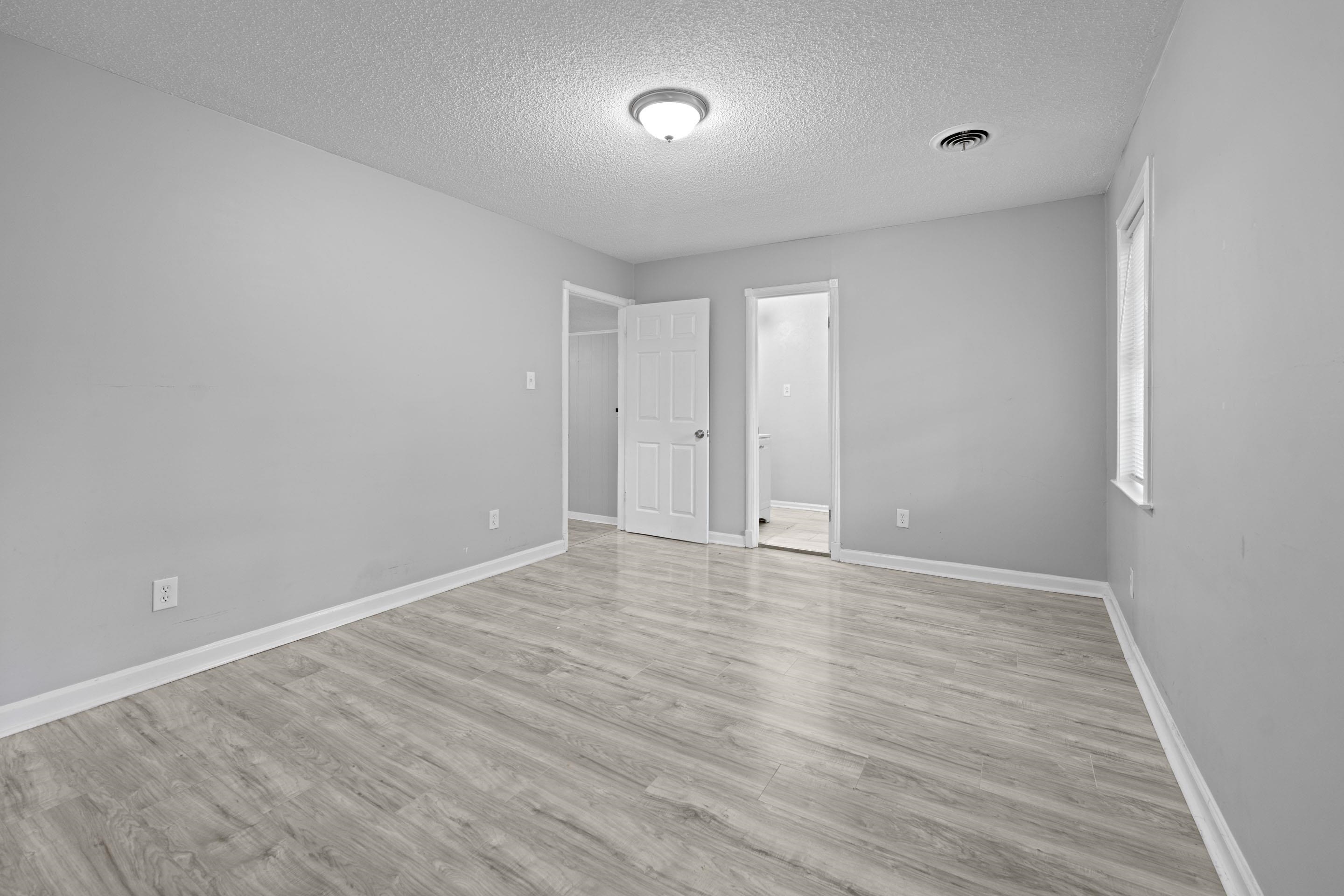 2067 Collier Dr Property Photo 6