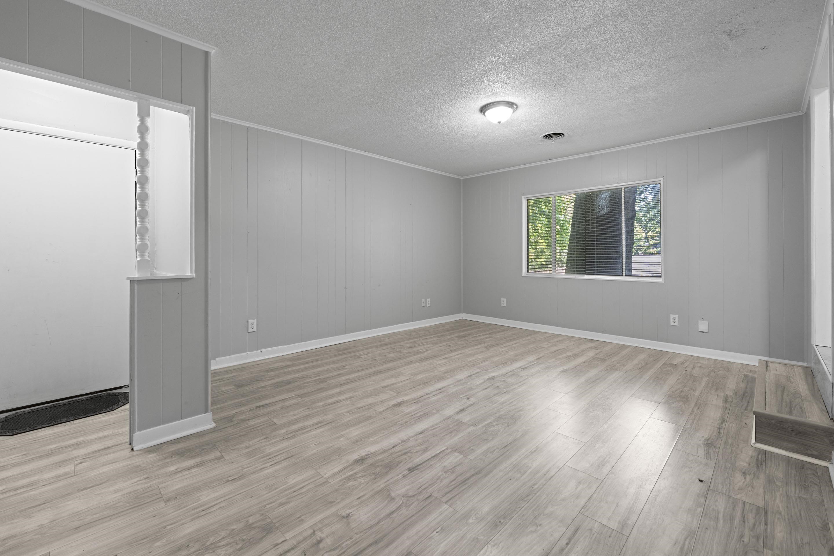 2067 Collier Dr Property Photo 7