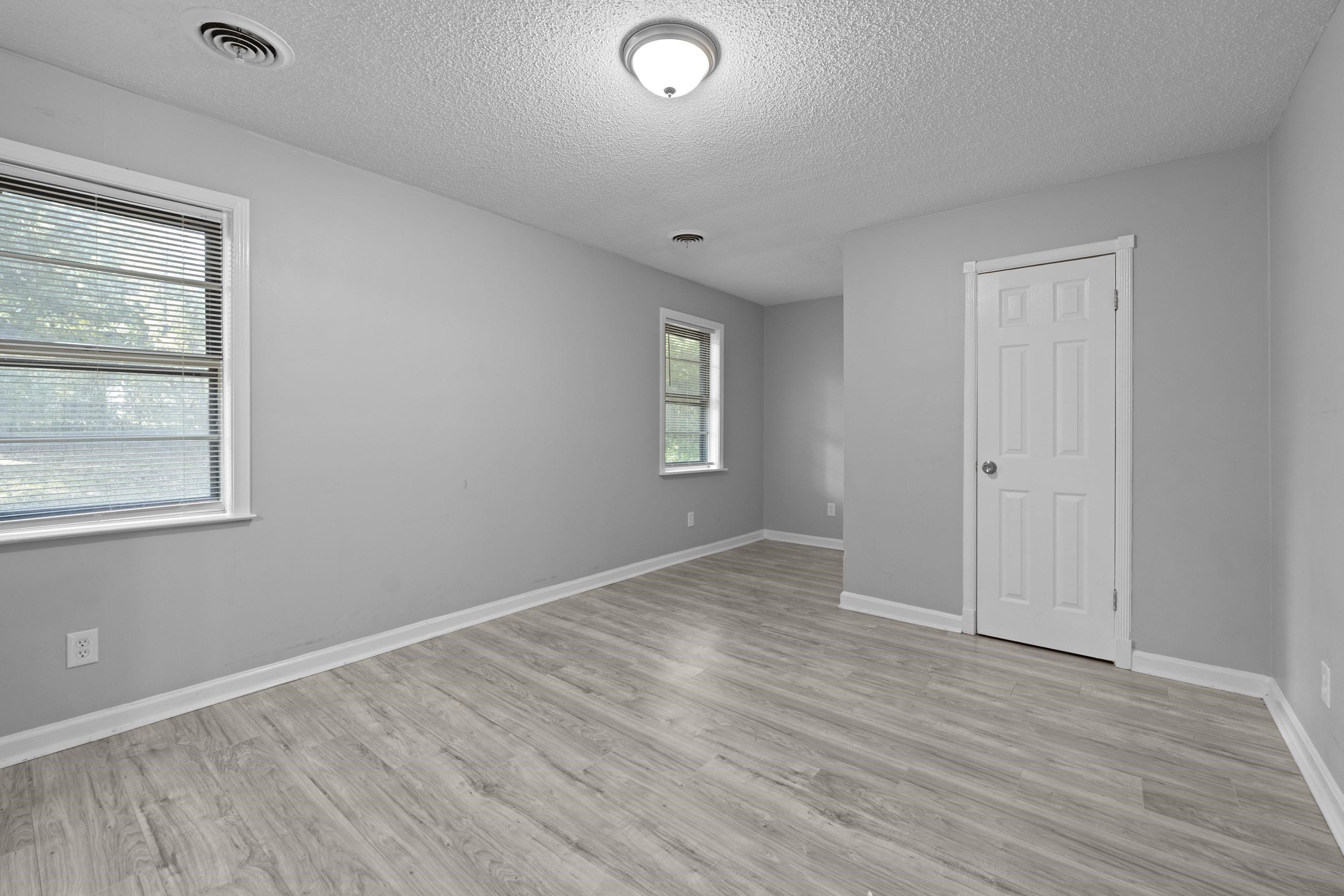 2067 Collier Dr Property Photo 8