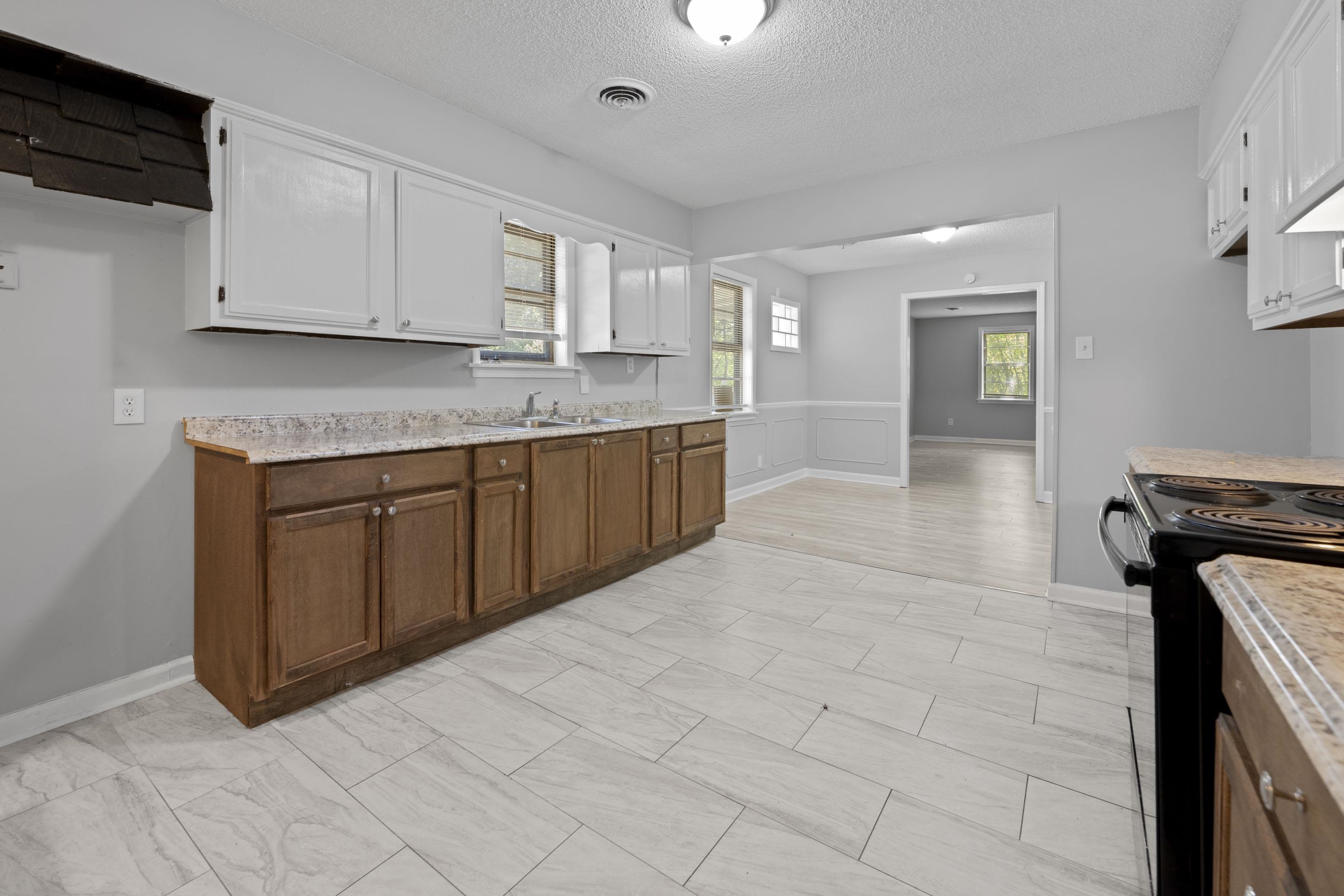 2067 Collier Dr Property Photo 11