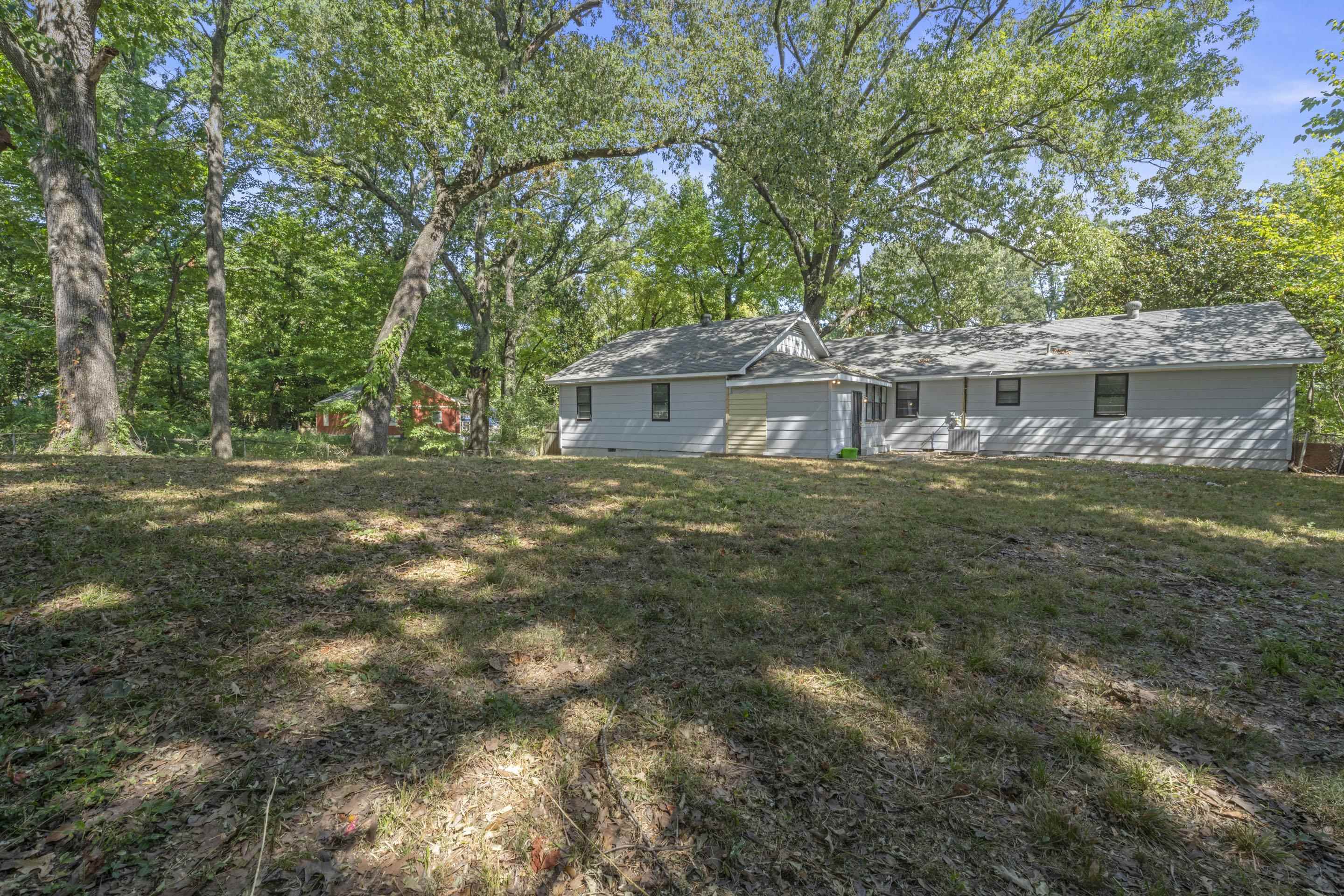 2067 Collier Dr Property Photo 18