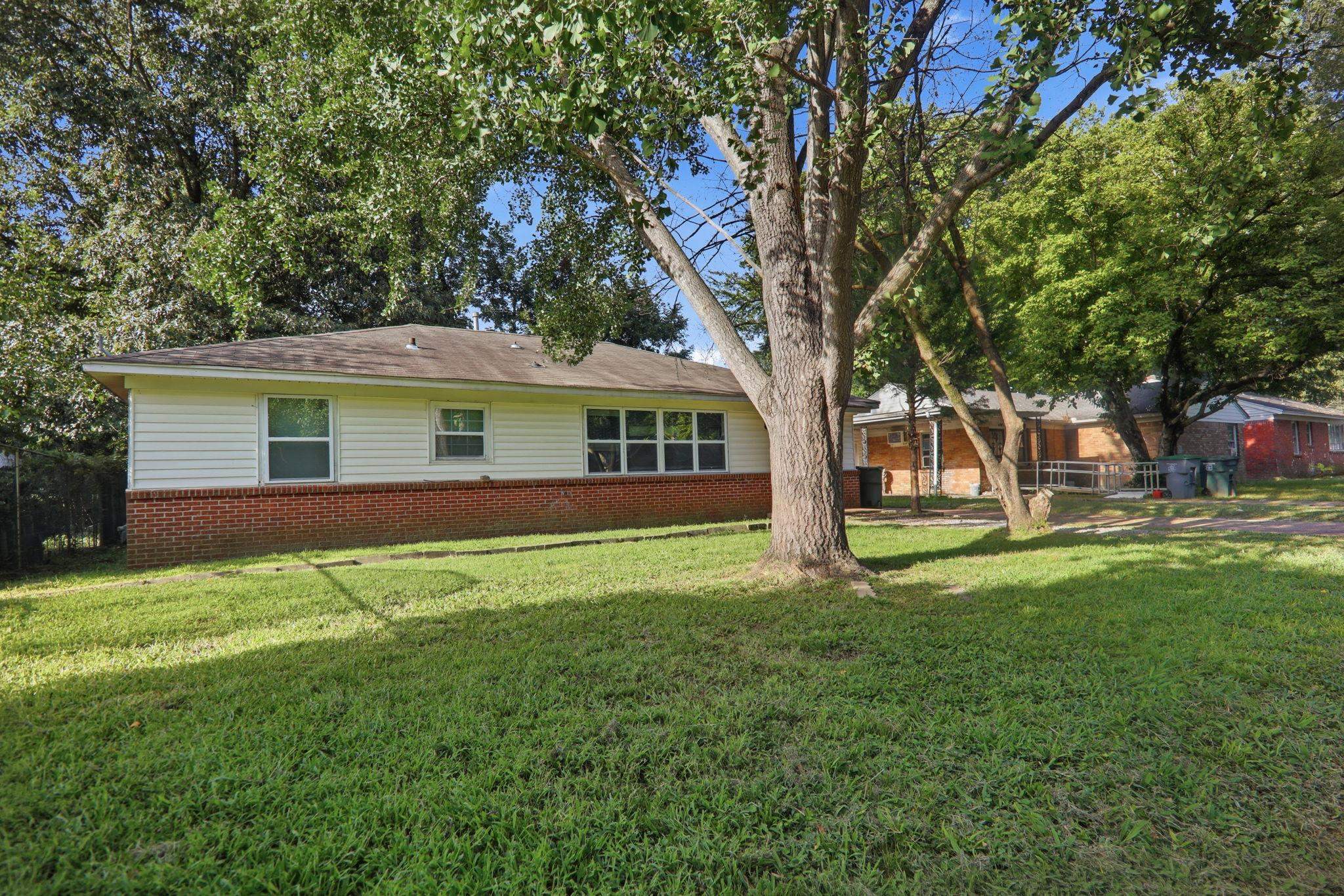 4111 Barron Ave Property Photo 2