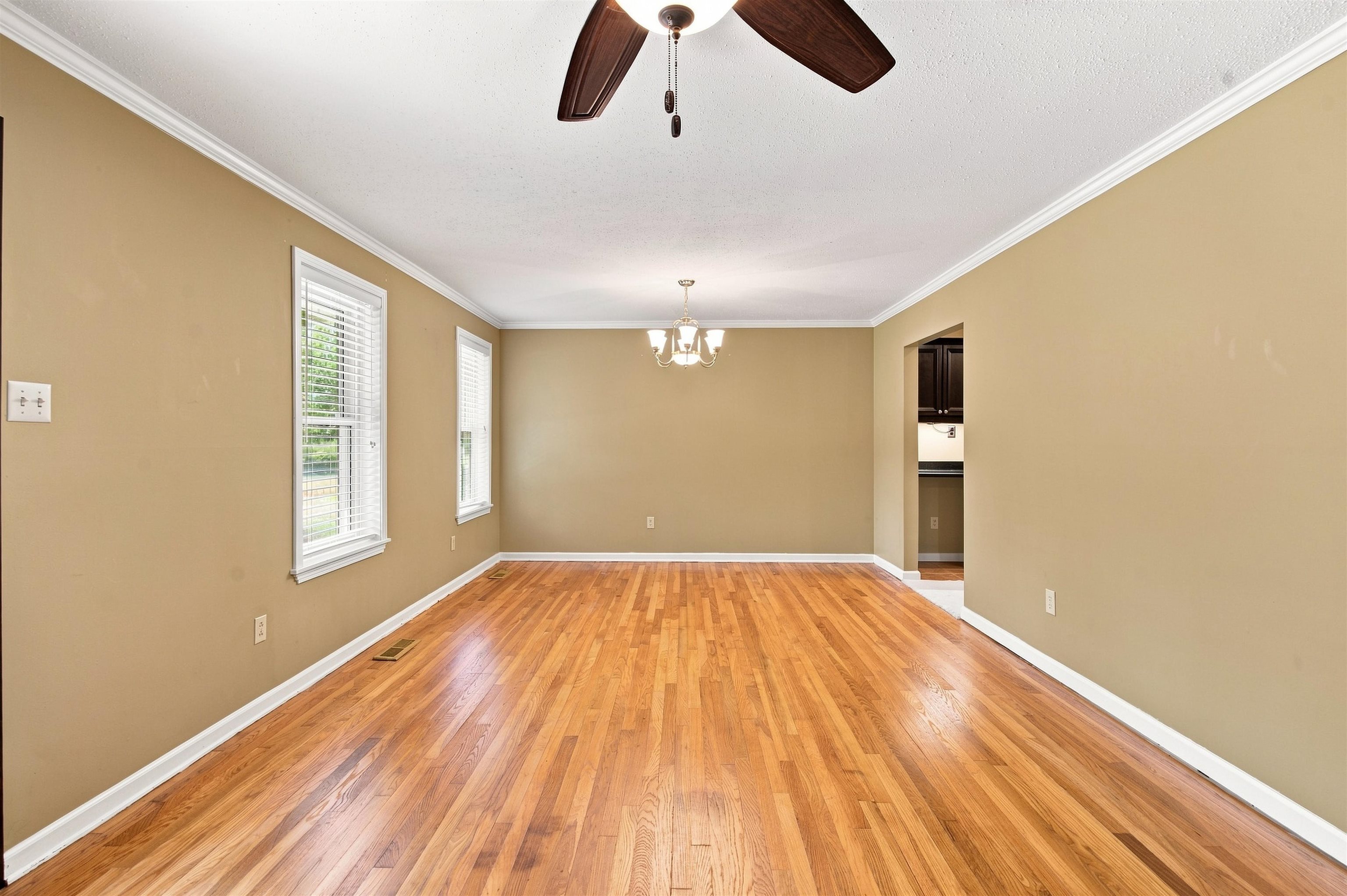 506 Charles Ave Property Photo 5