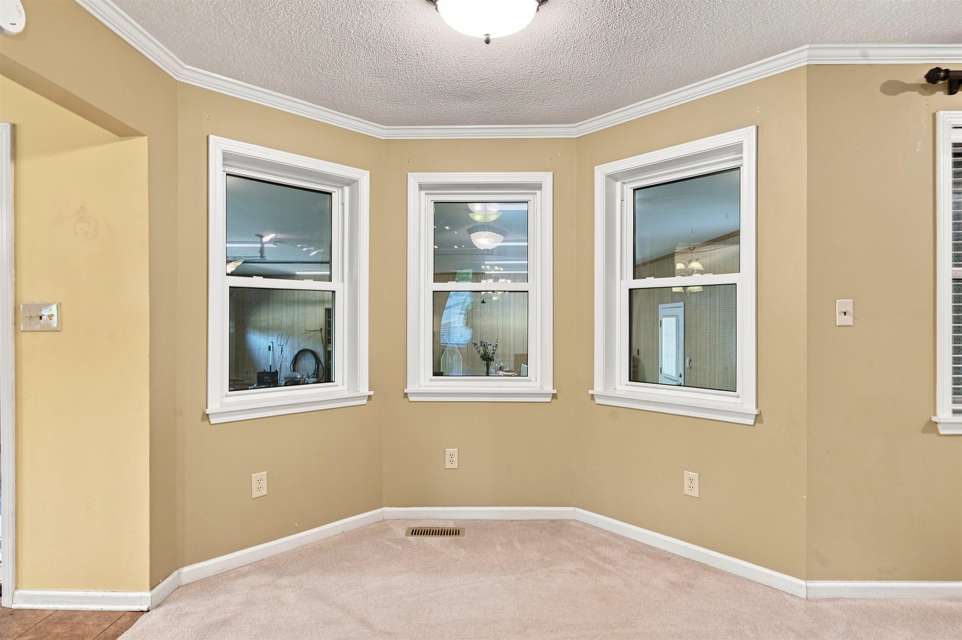 506 Charles Ave Property Photo 11