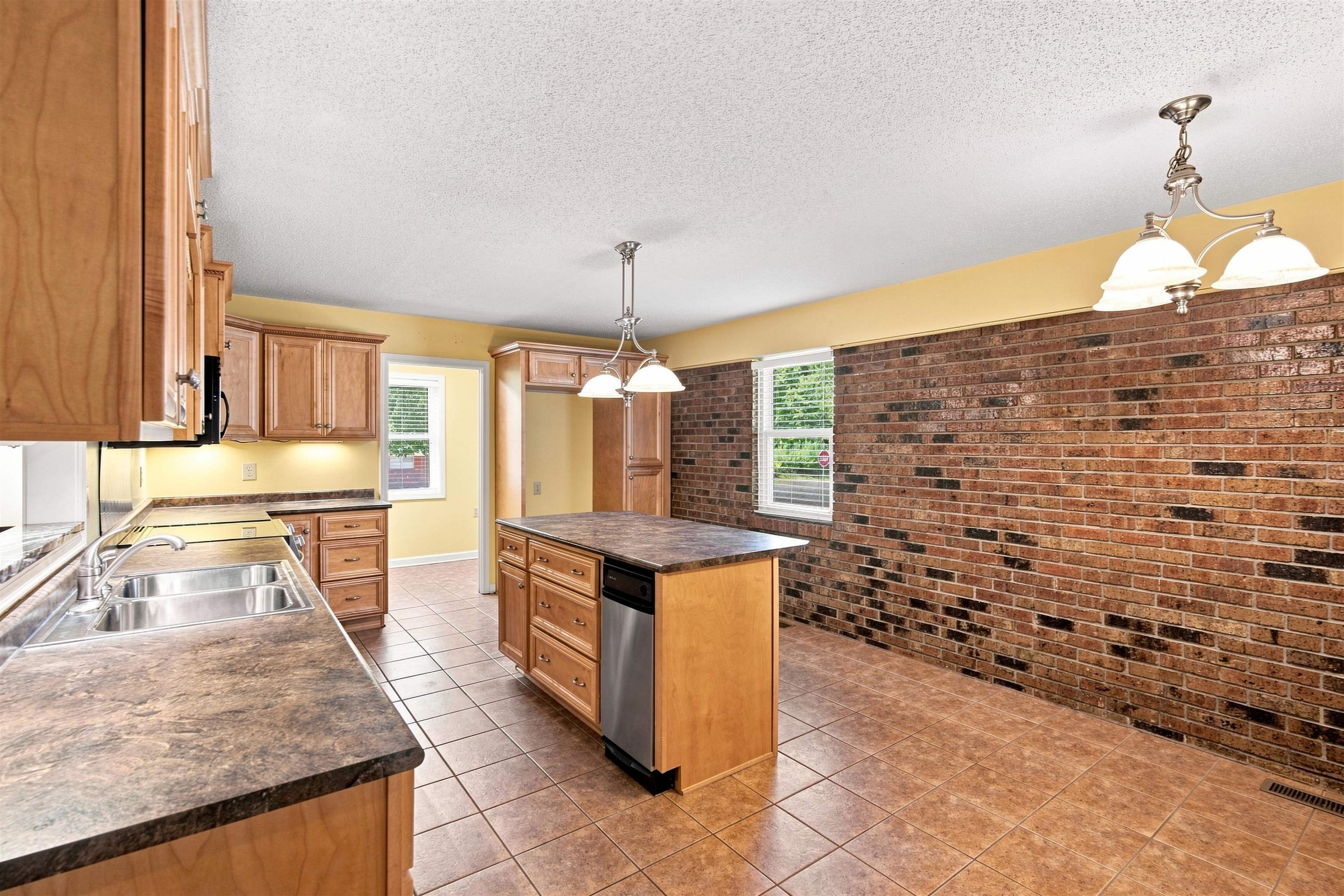 506 Charles Ave Property Photo 13