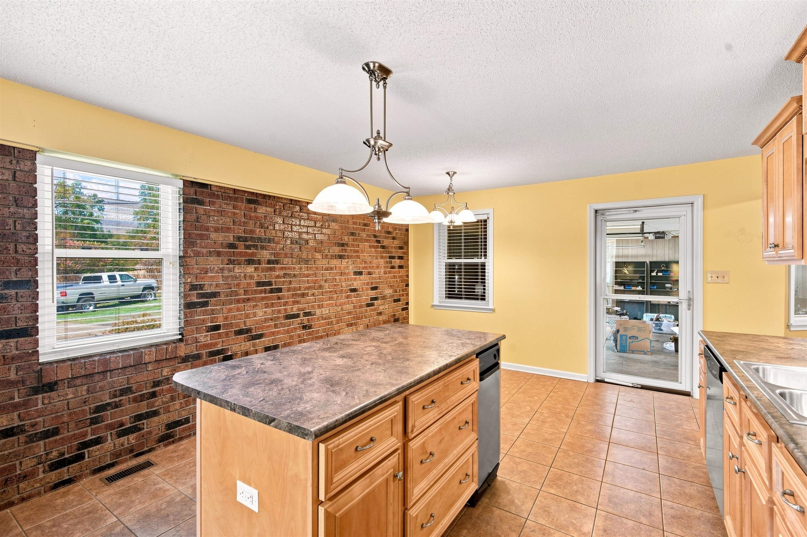 506 Charles Ave Property Photo 16