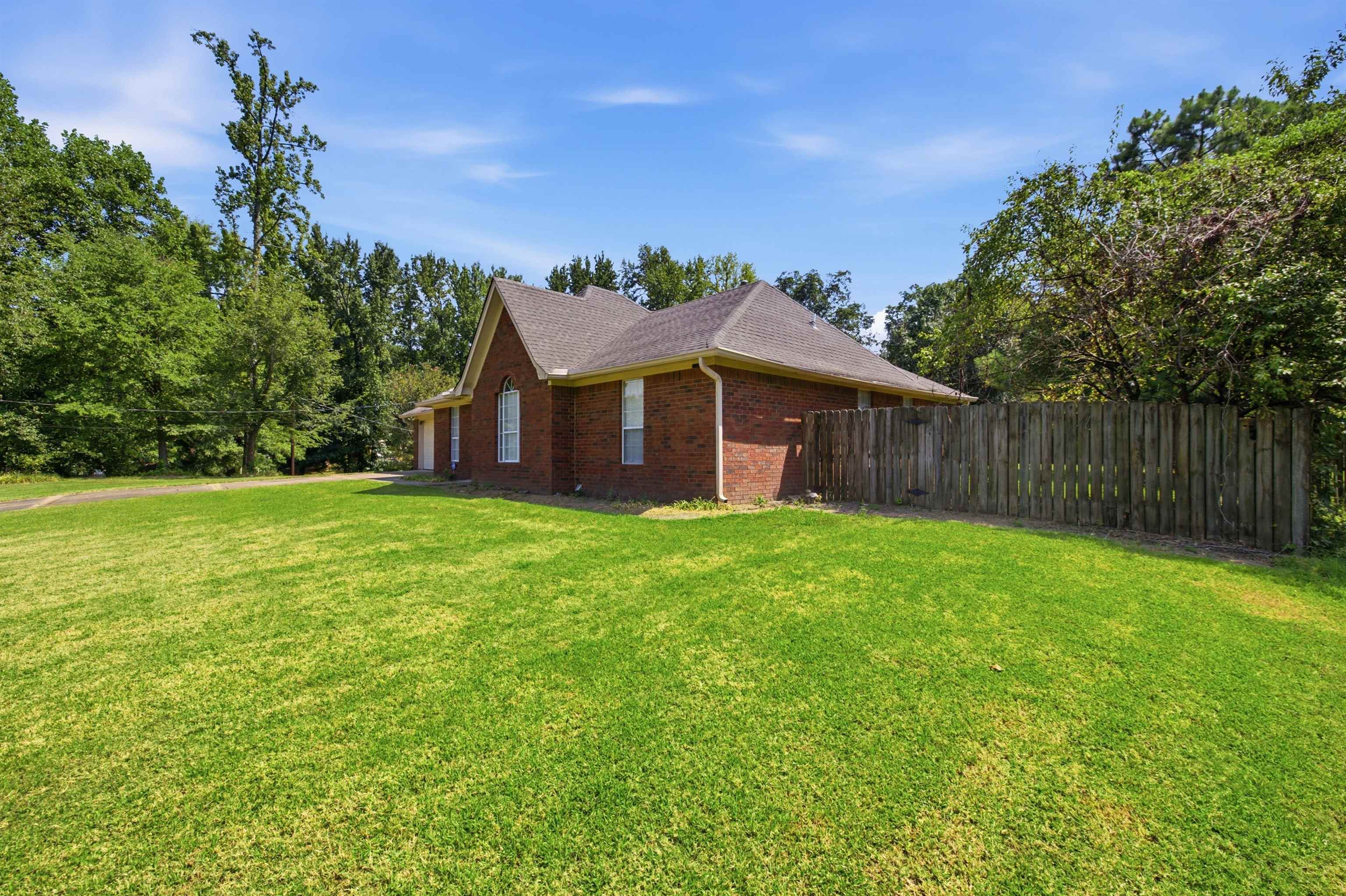 272 Wellington Way Property Photo 2
