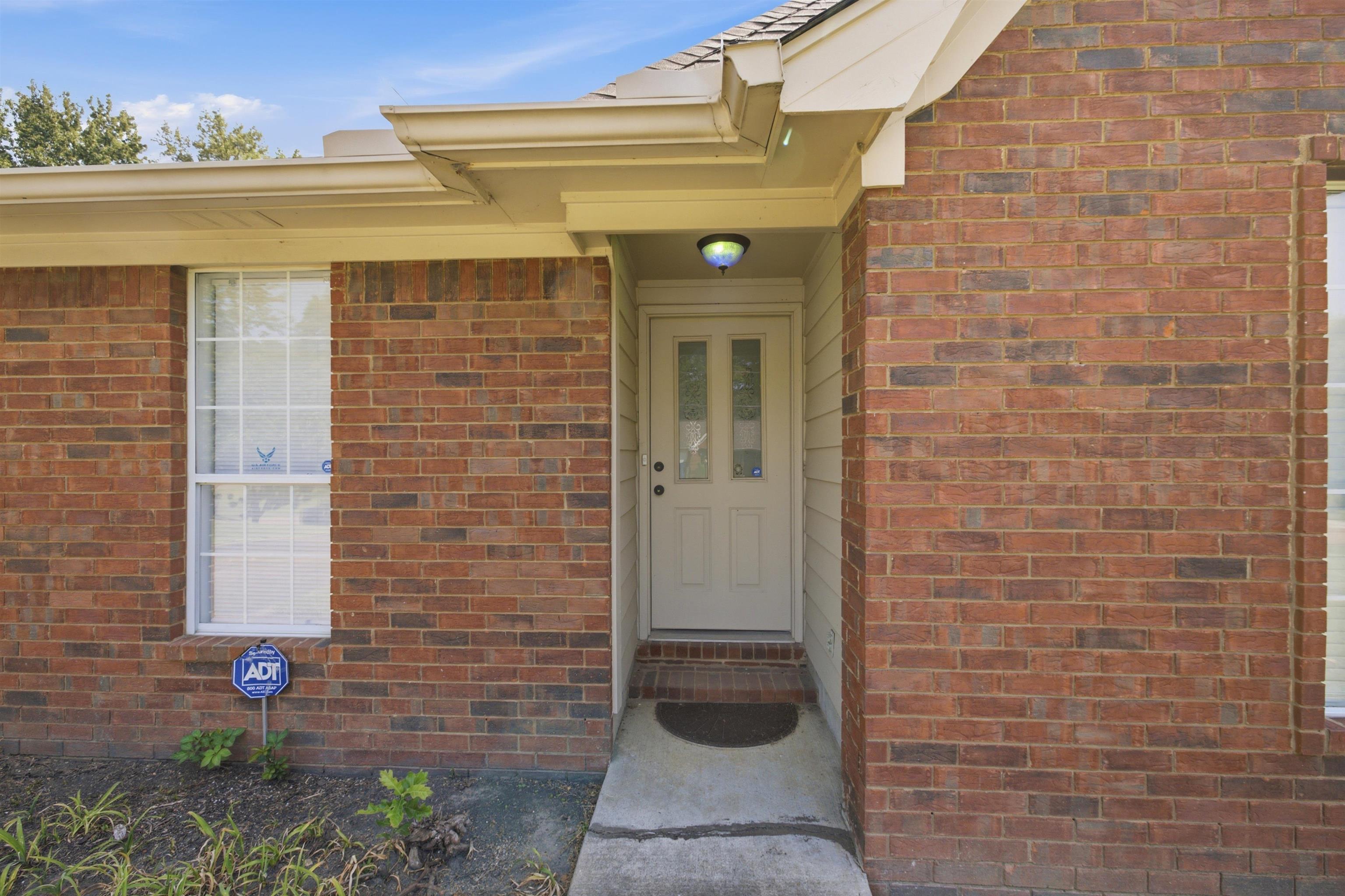 272 Wellington Way Property Photo 3
