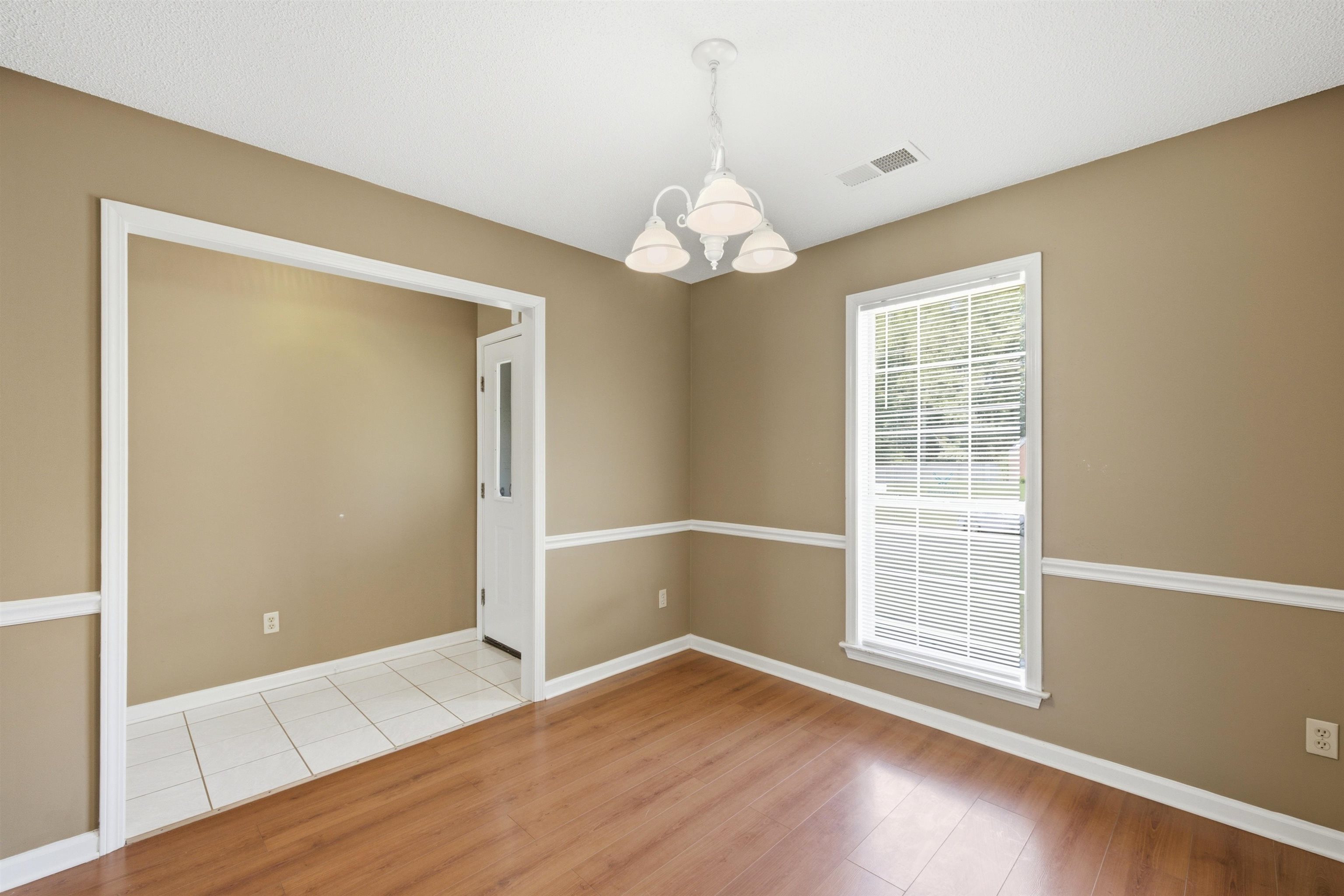 272 Wellington Way Property Photo 5