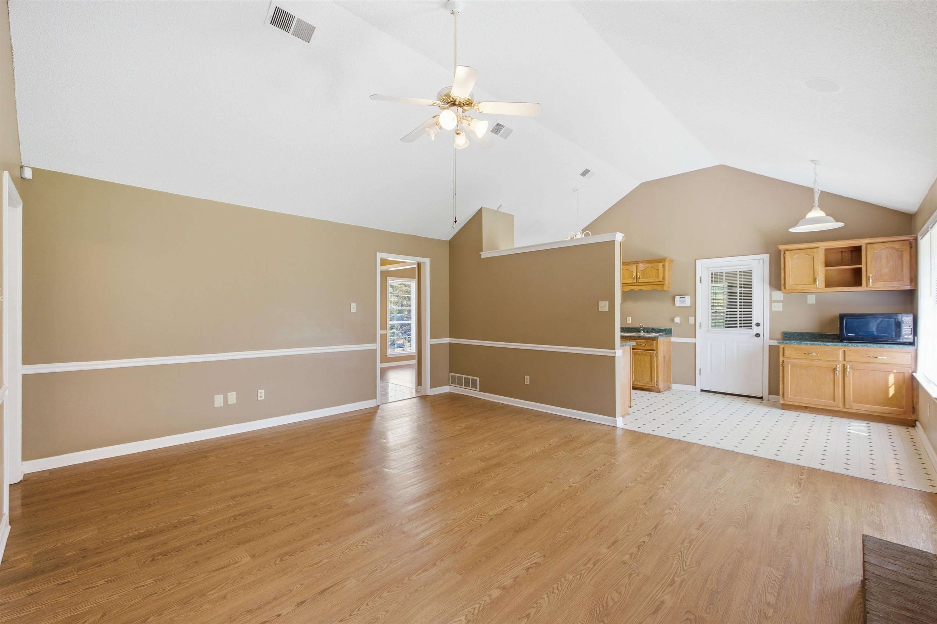 272 Wellington Way Property Photo 11