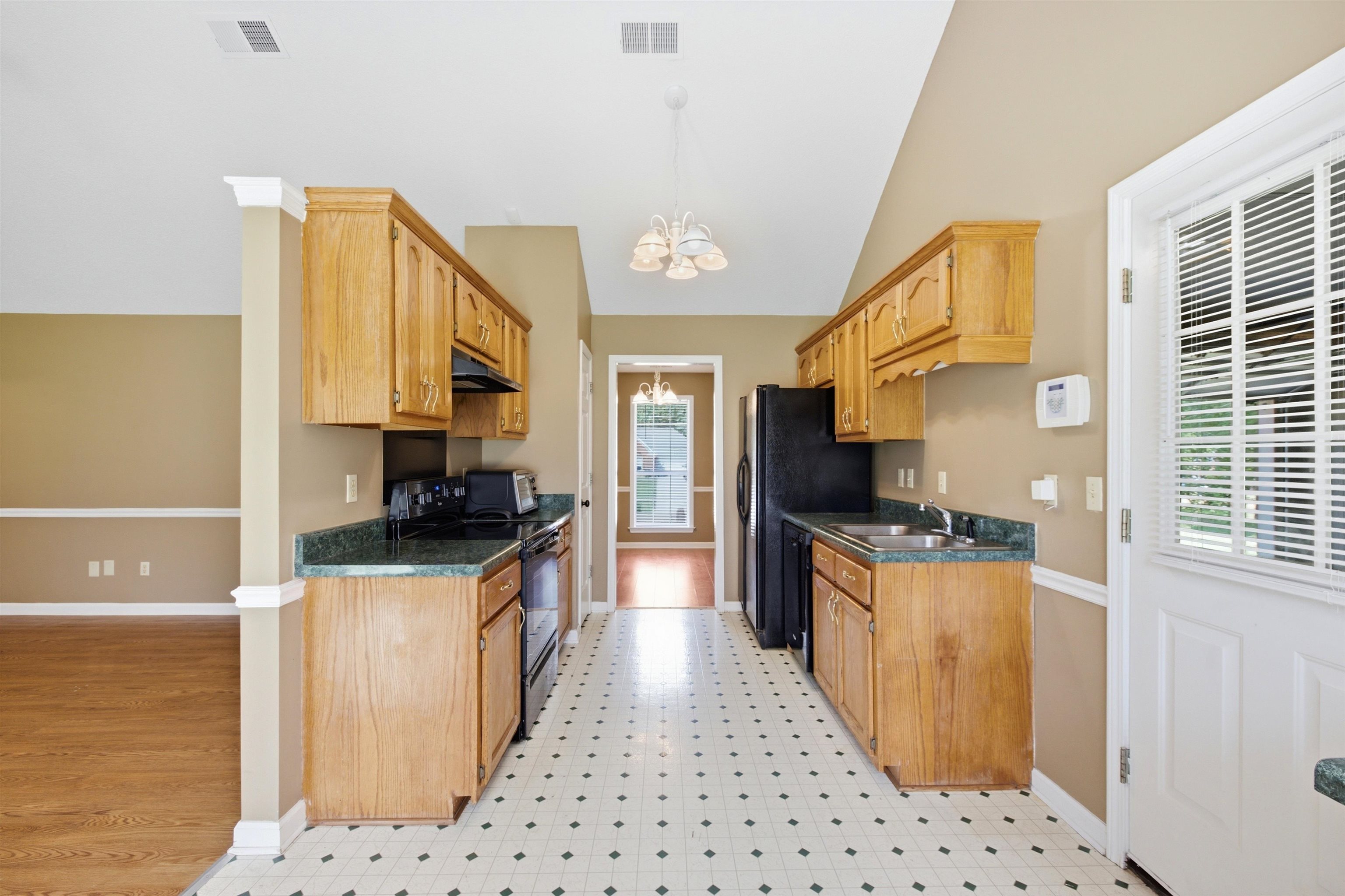 272 Wellington Way Property Photo 15
