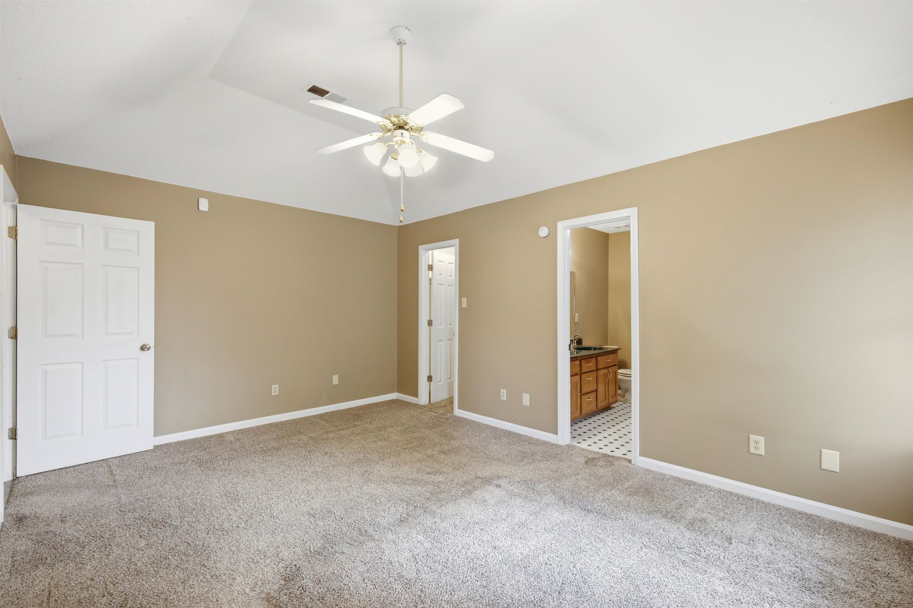 272 Wellington Way Property Photo 19