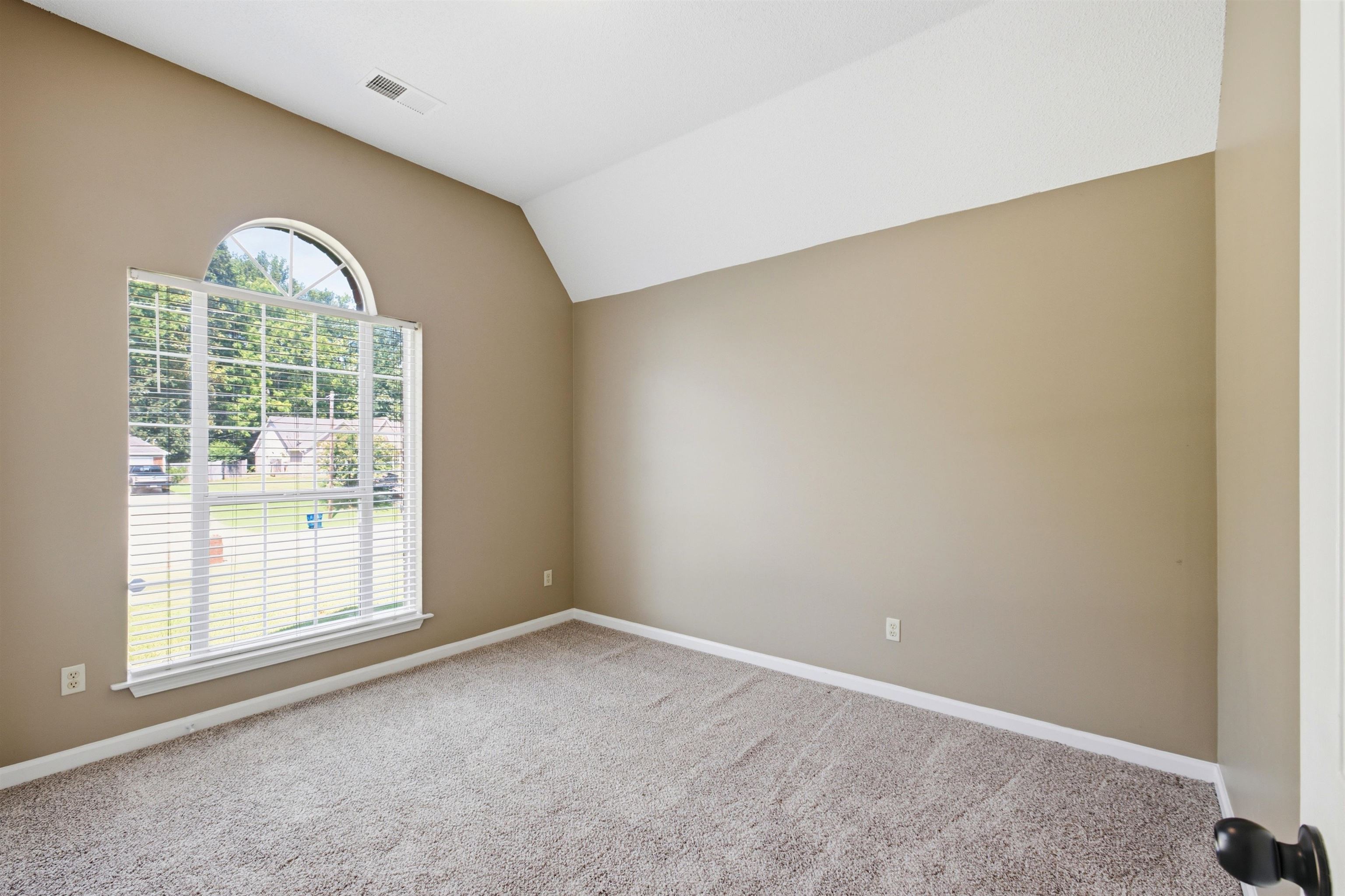 272 Wellington Way Property Photo 24