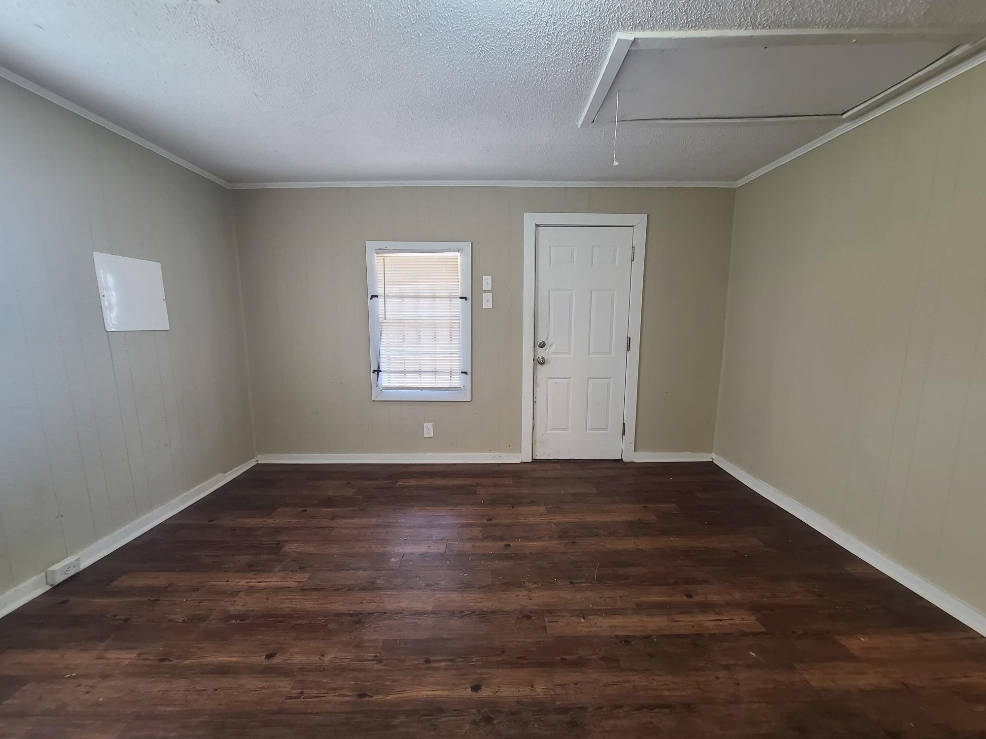 731 Flynn Rd Property Photo 2