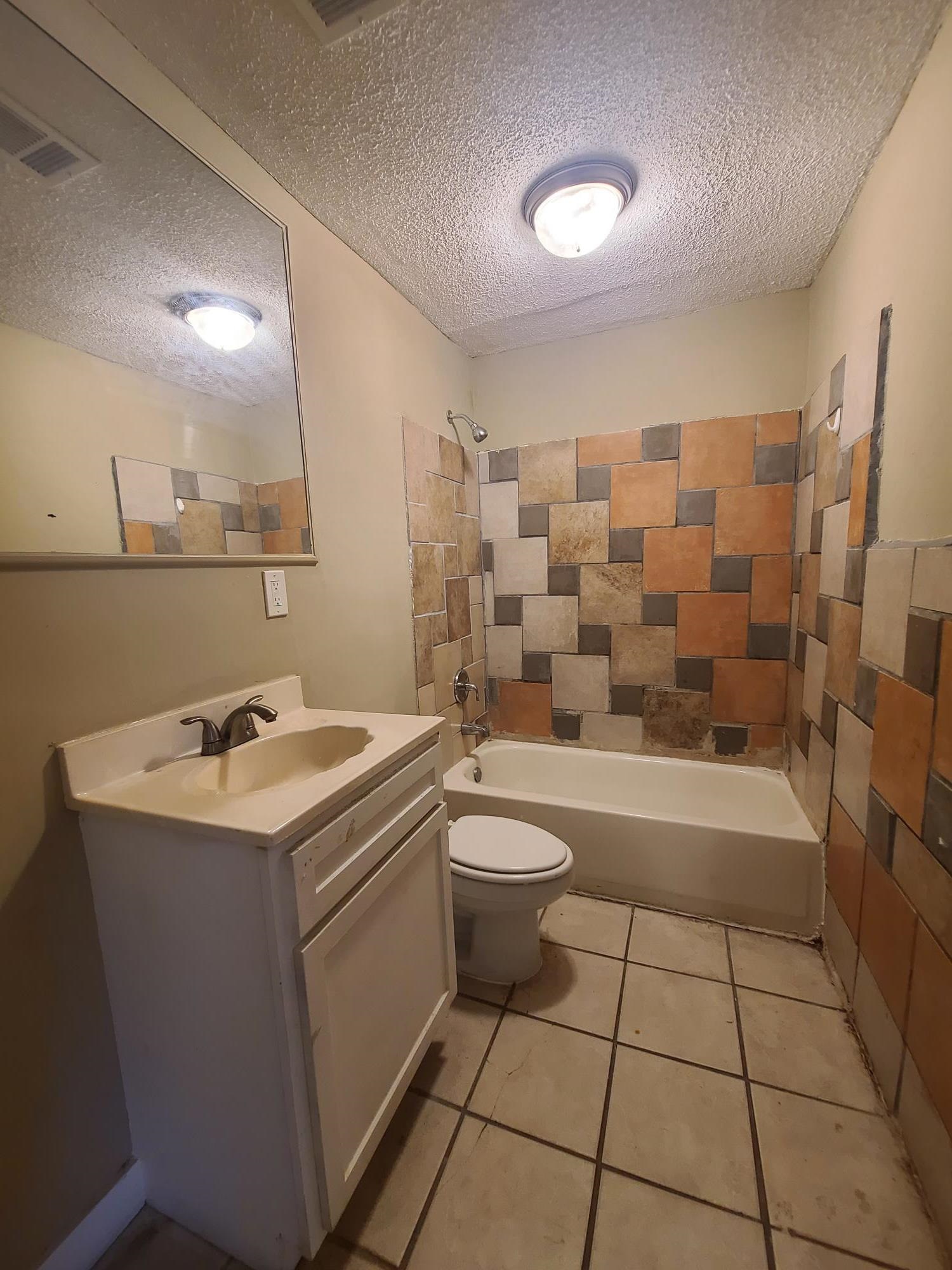 731 Flynn Rd Property Photo 7