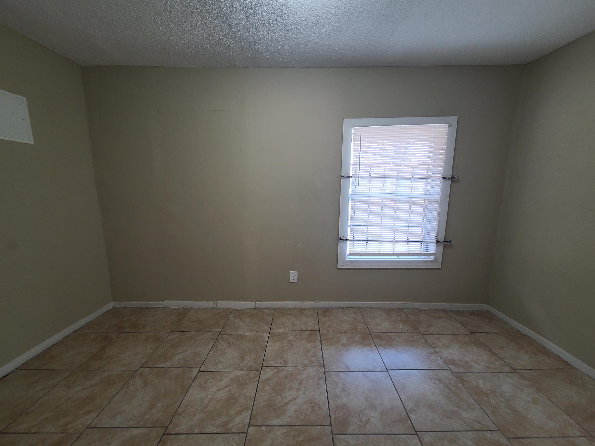 731 Flynn Rd Property Photo 9