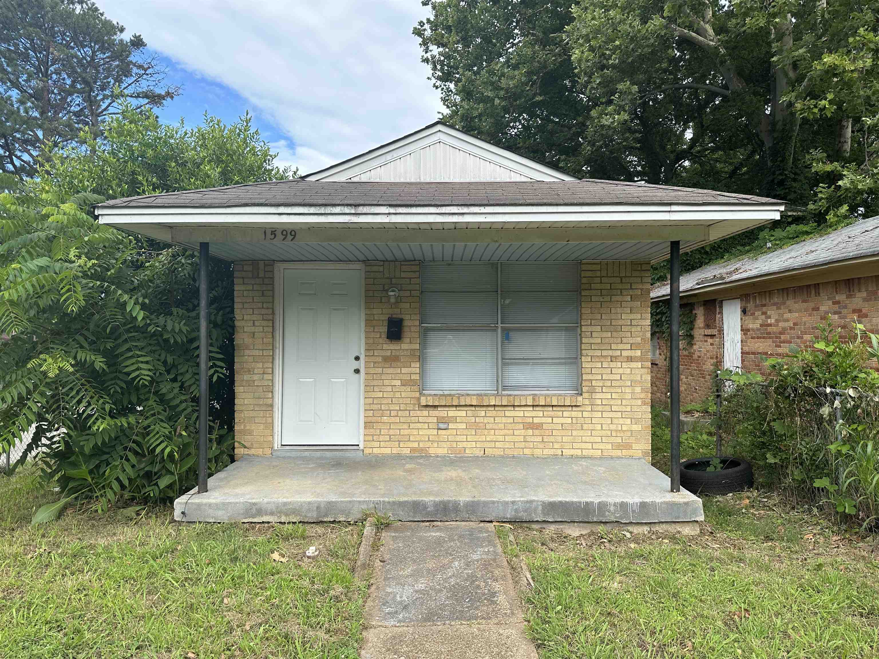 1599 HUMBER ST Property Photo 1