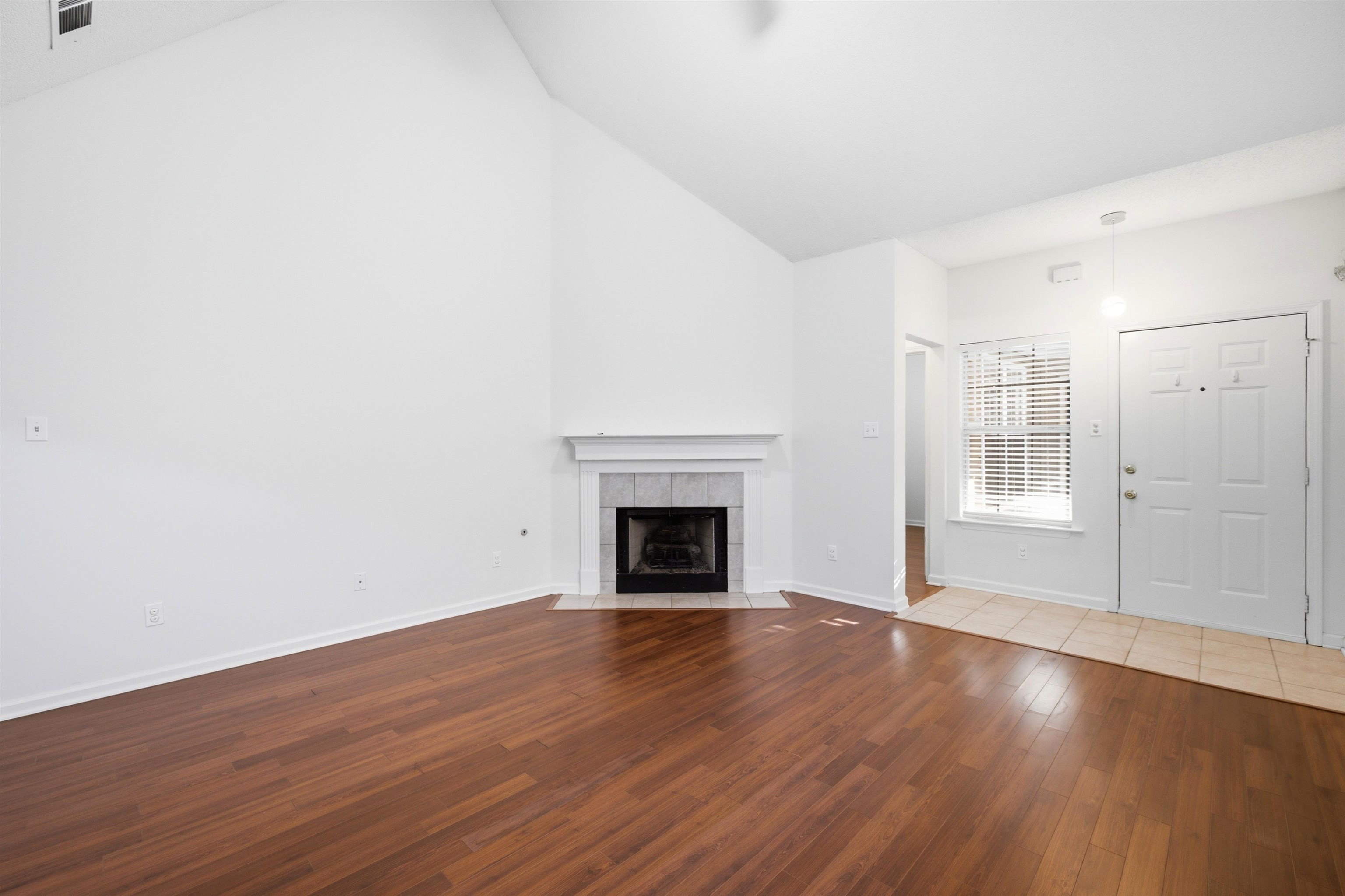 1168 Brady Hollow Ln Property Photo 2