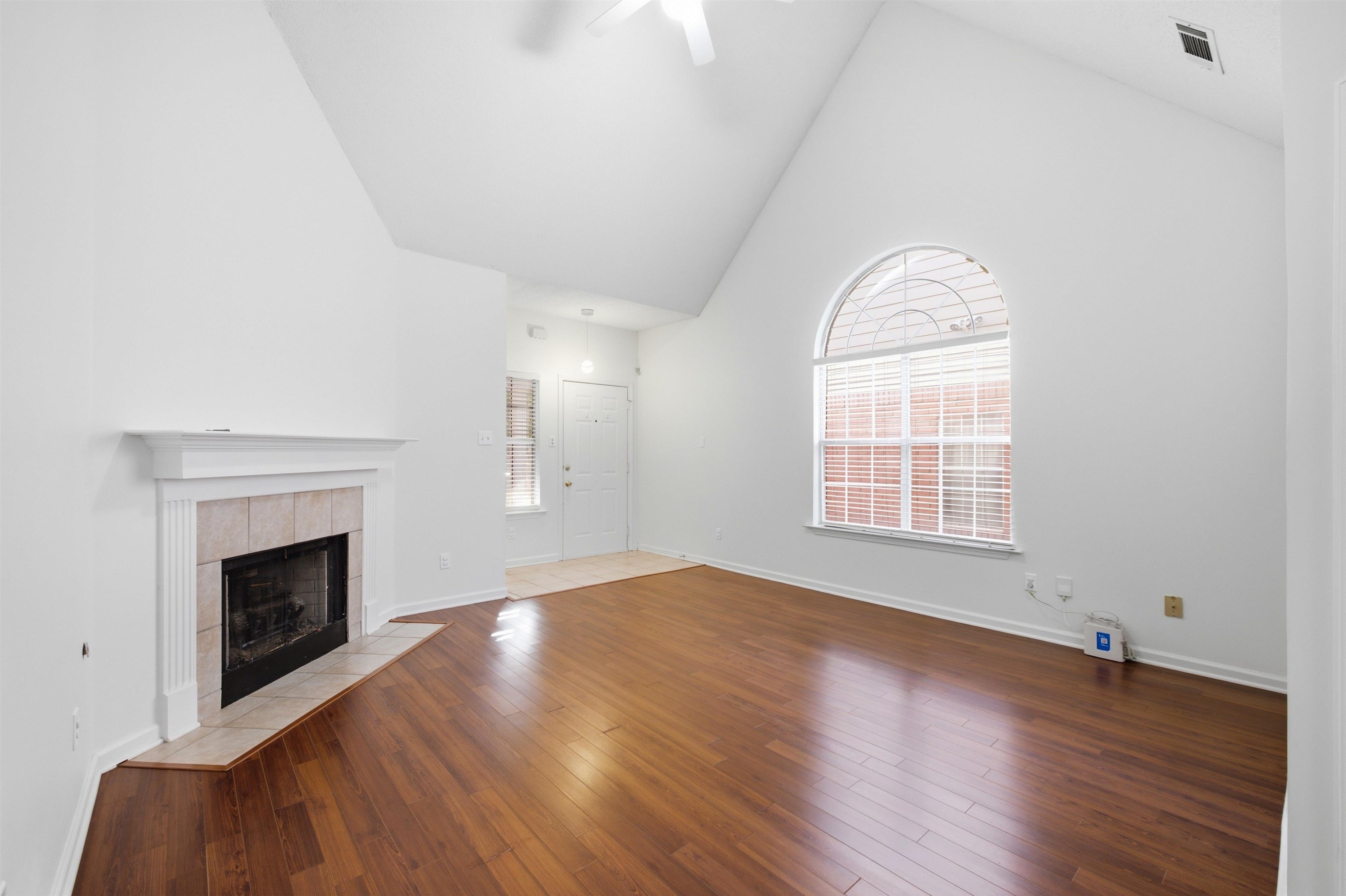 1168 Brady Hollow Ln Property Photo 3