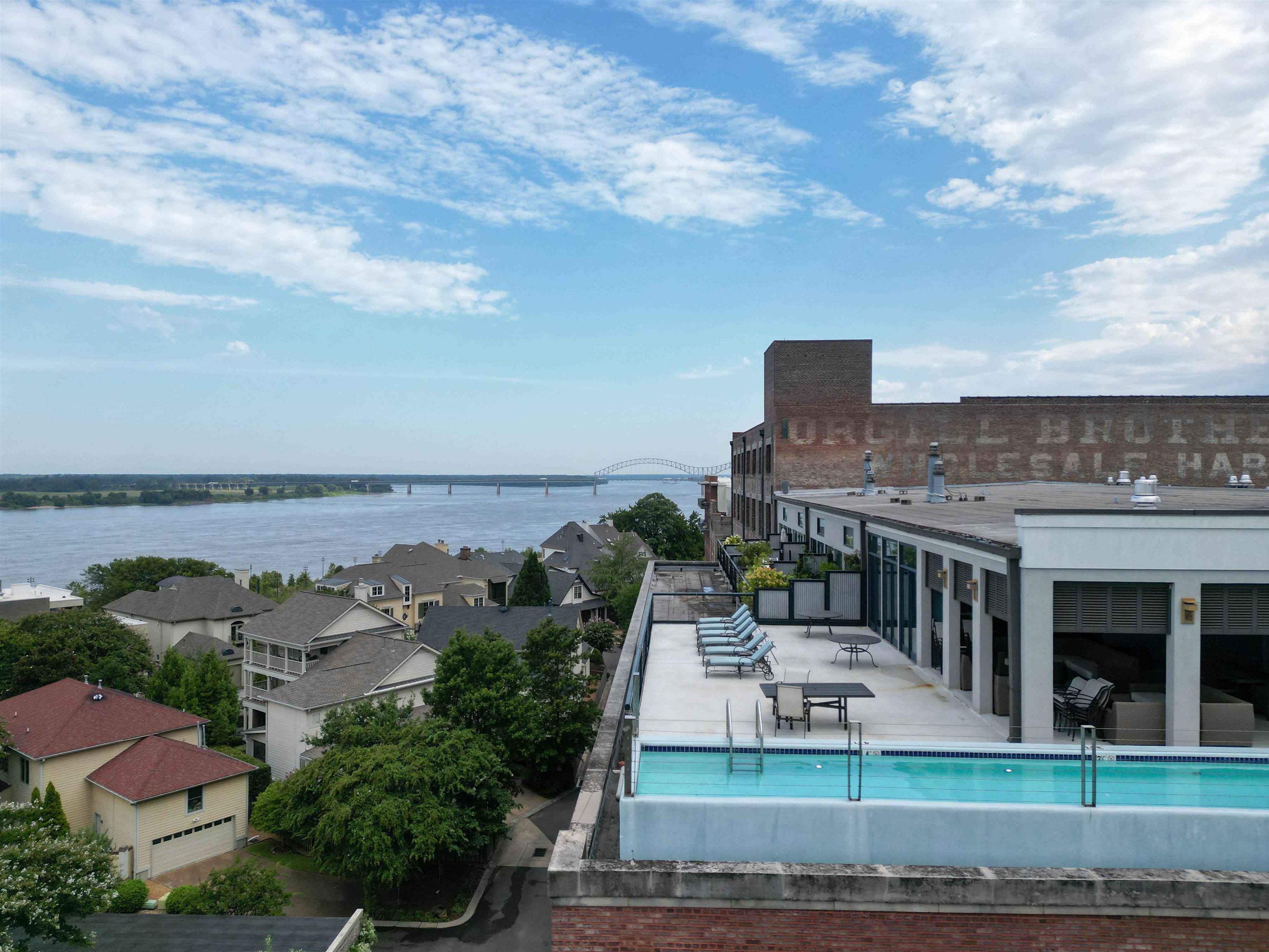 505 Tennessee St 408 Property Photo 2