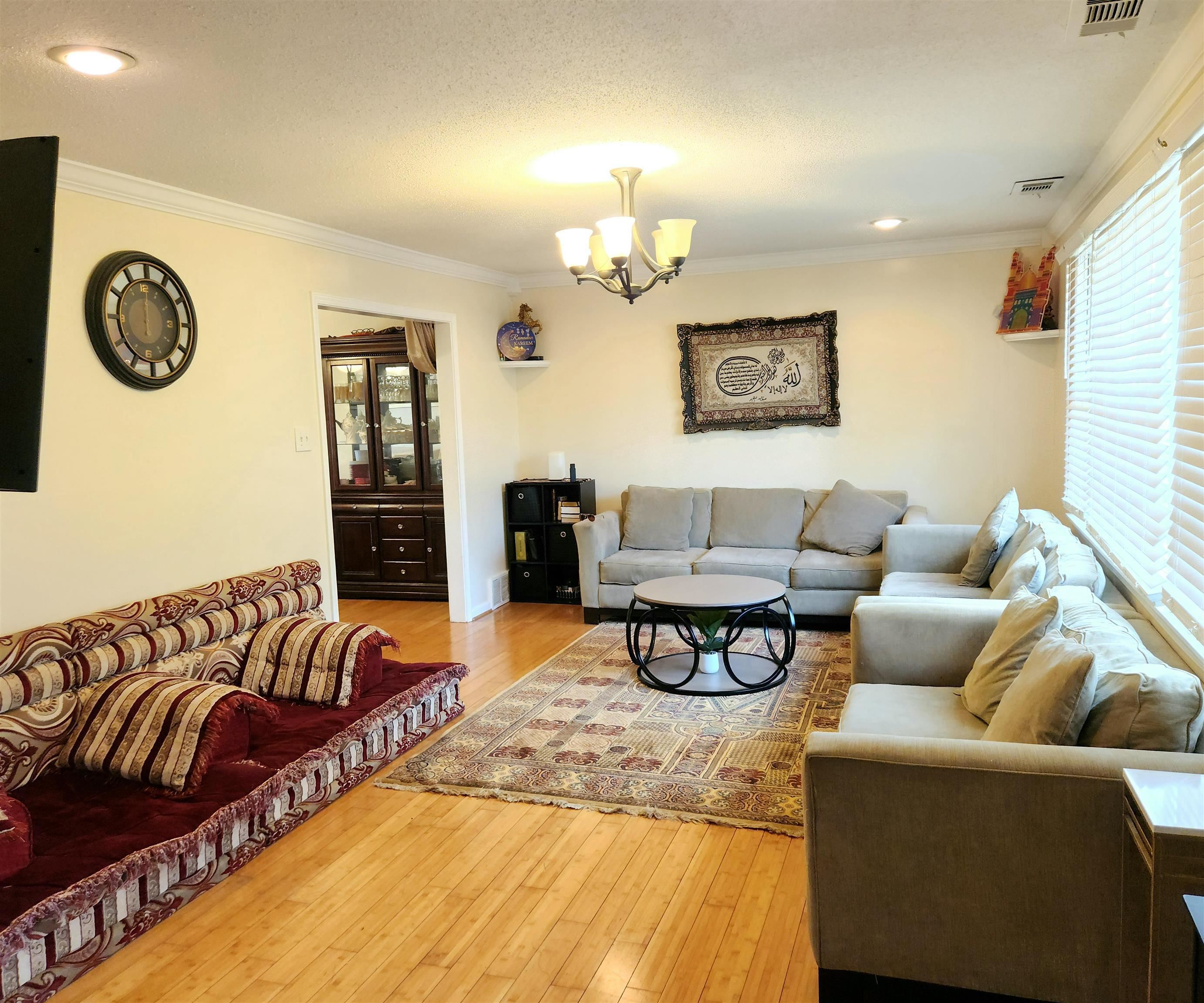 6751 Bainbridge Dr Property Photo 4