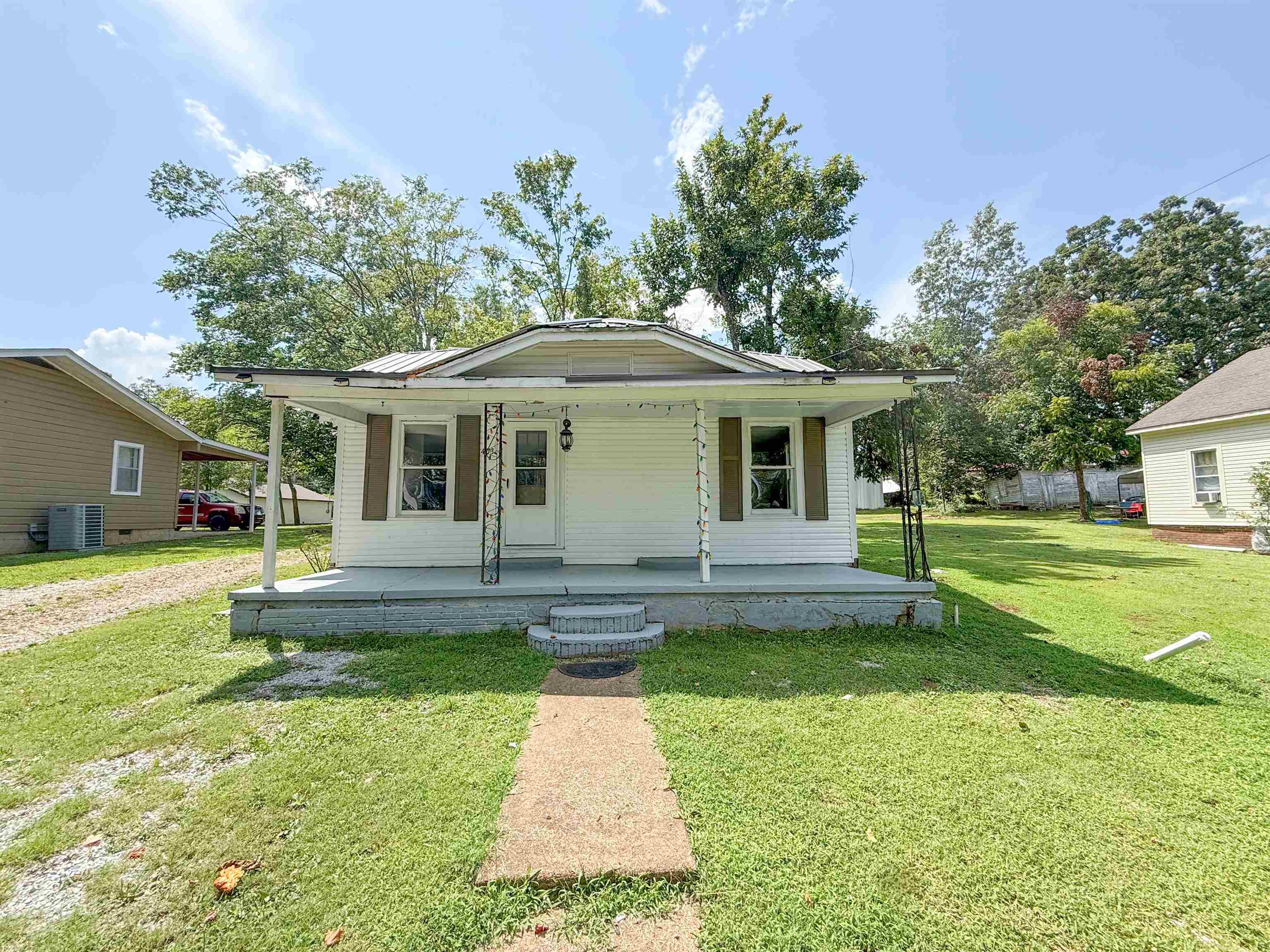 403 Sharp St Property Photo 1