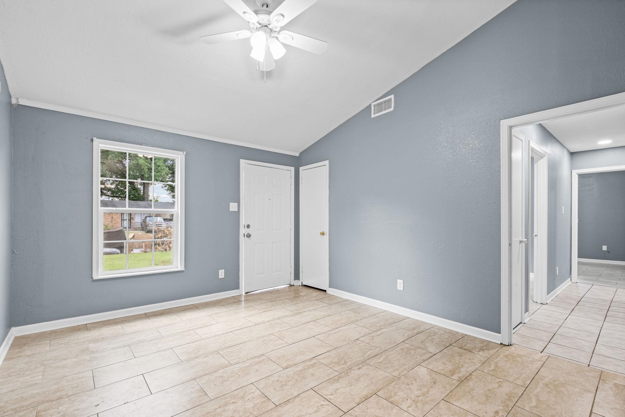 1143 Pallwood Rd Property Photo 3