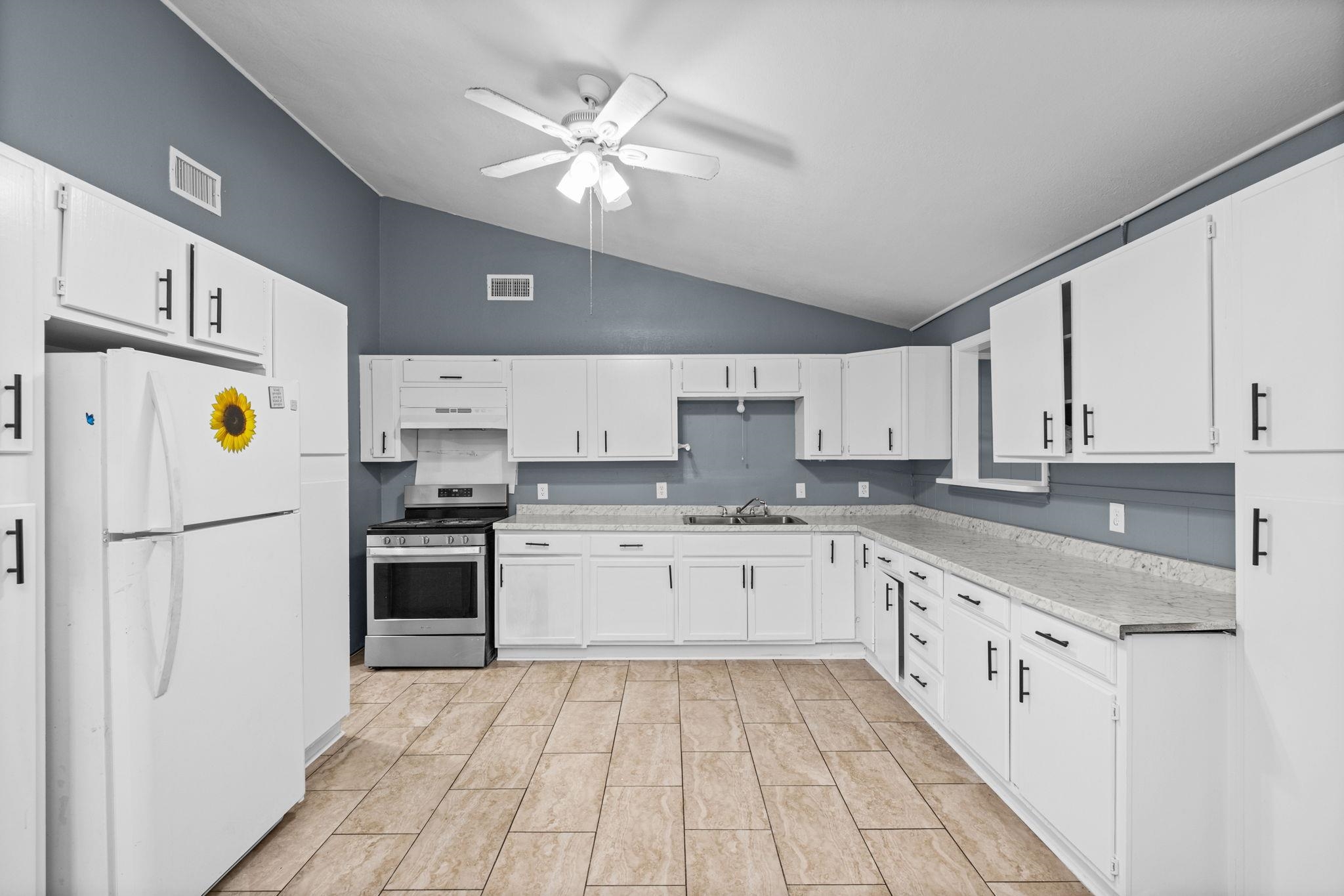 1143 Pallwood Rd Property Photo 6