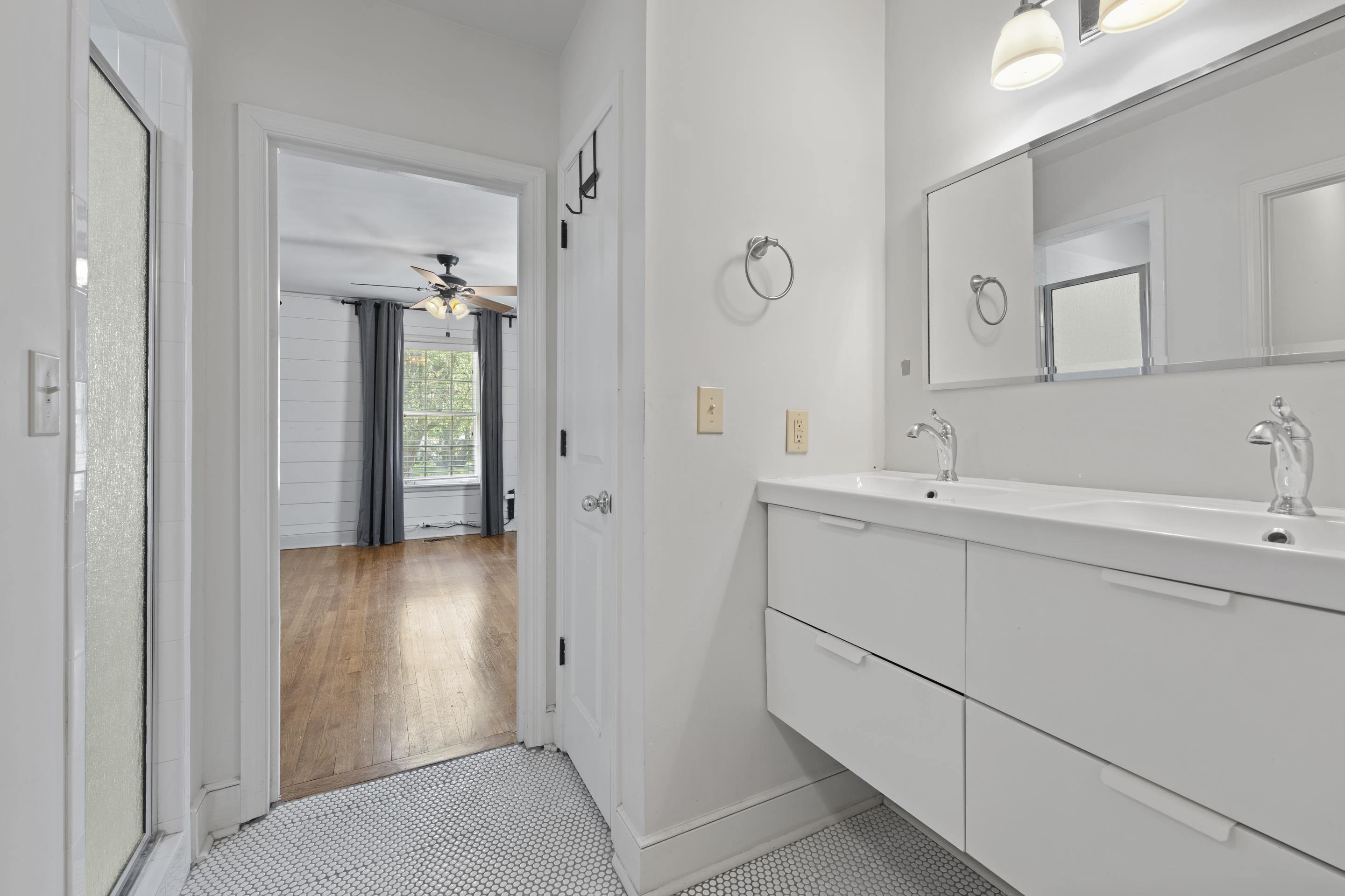 3619 Kenwood Ave Property Photo 15
