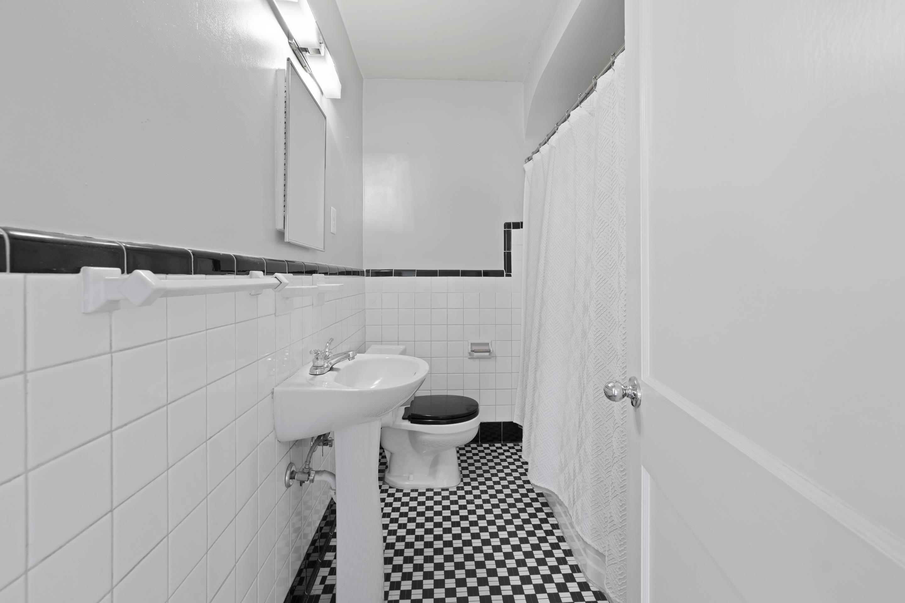 3619 Kenwood Ave Property Photo 20