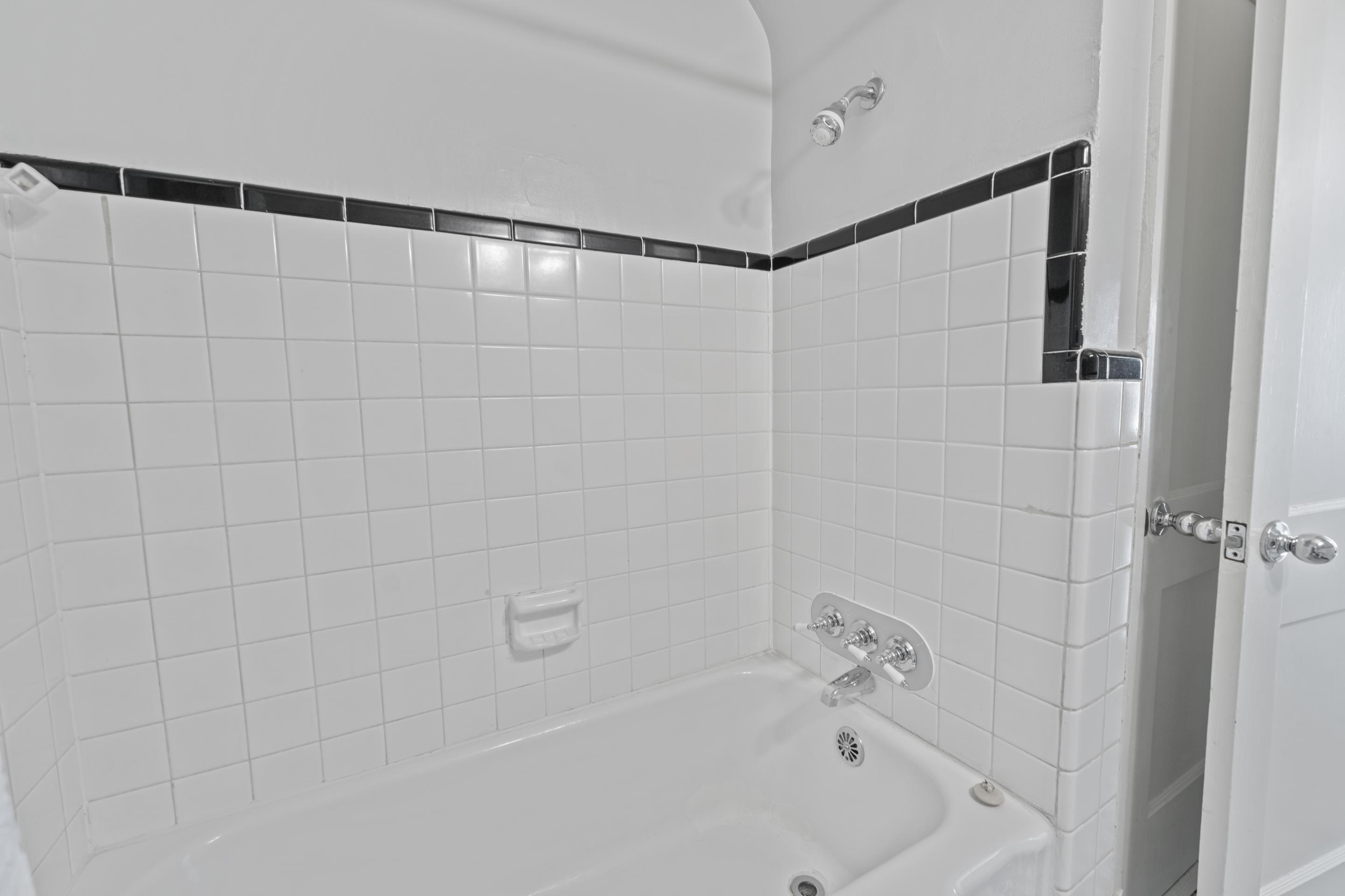 3619 Kenwood Ave Property Photo 21
