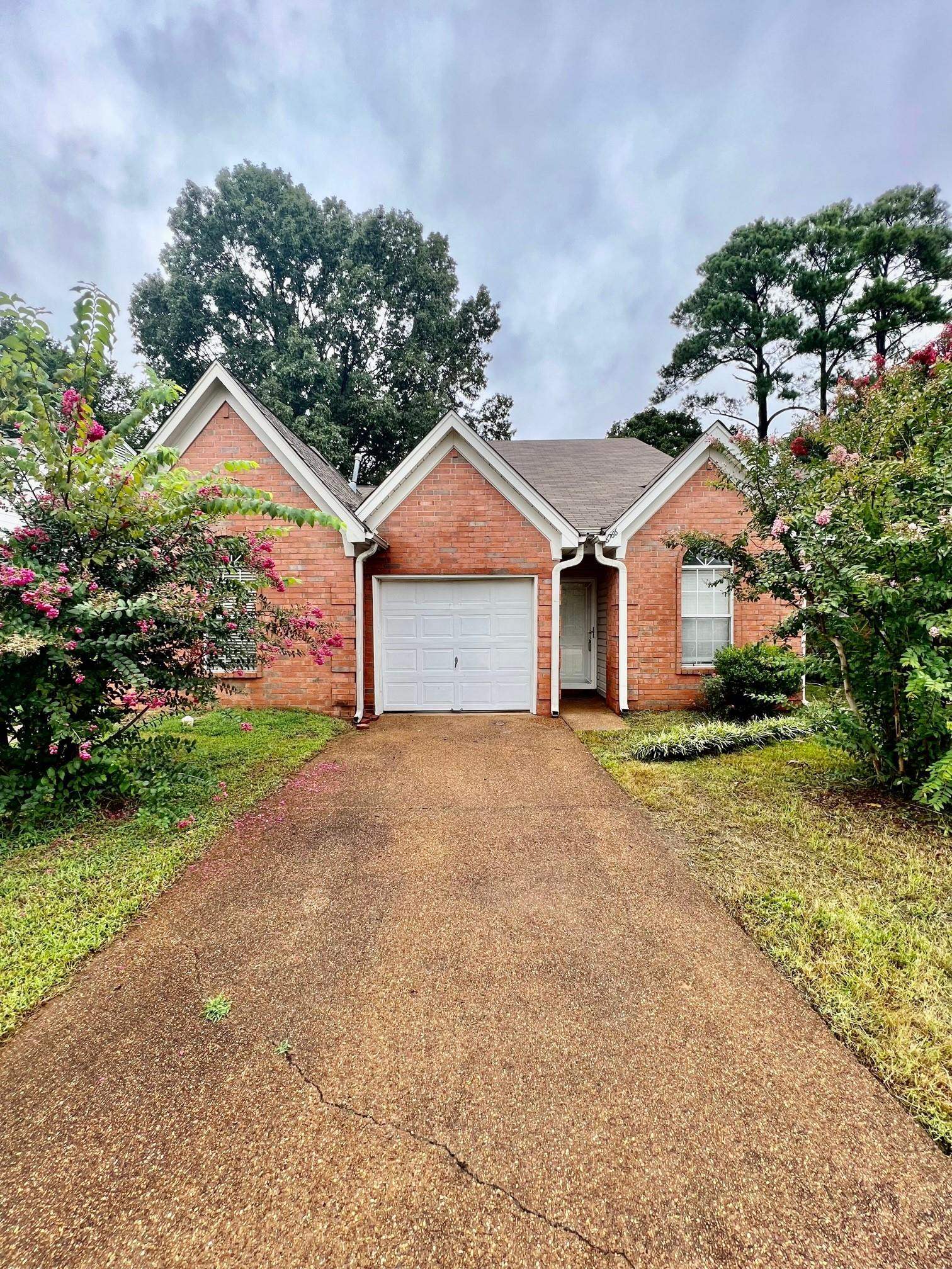 6766 WHITTEN PINE DR Property Photo 1