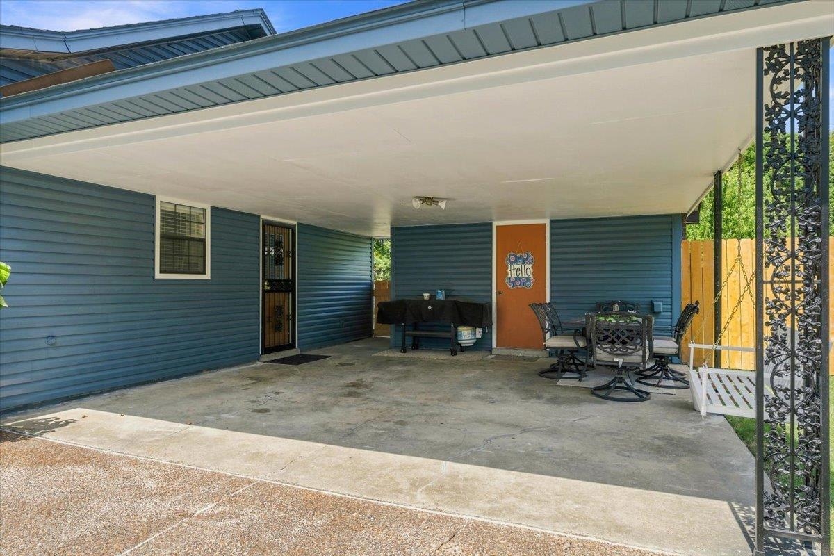 6790 Autumnhill Ln Property Photo 5