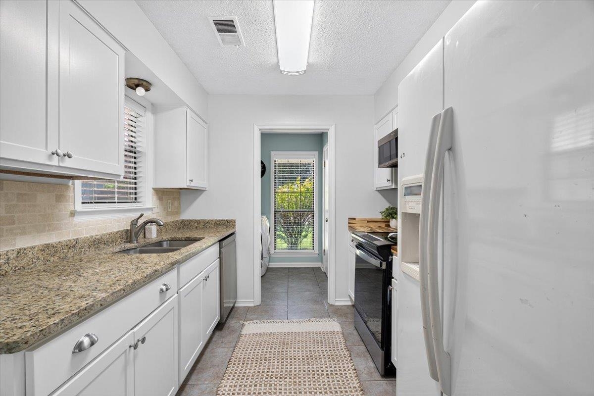6790 Autumnhill Ln Property Photo 10