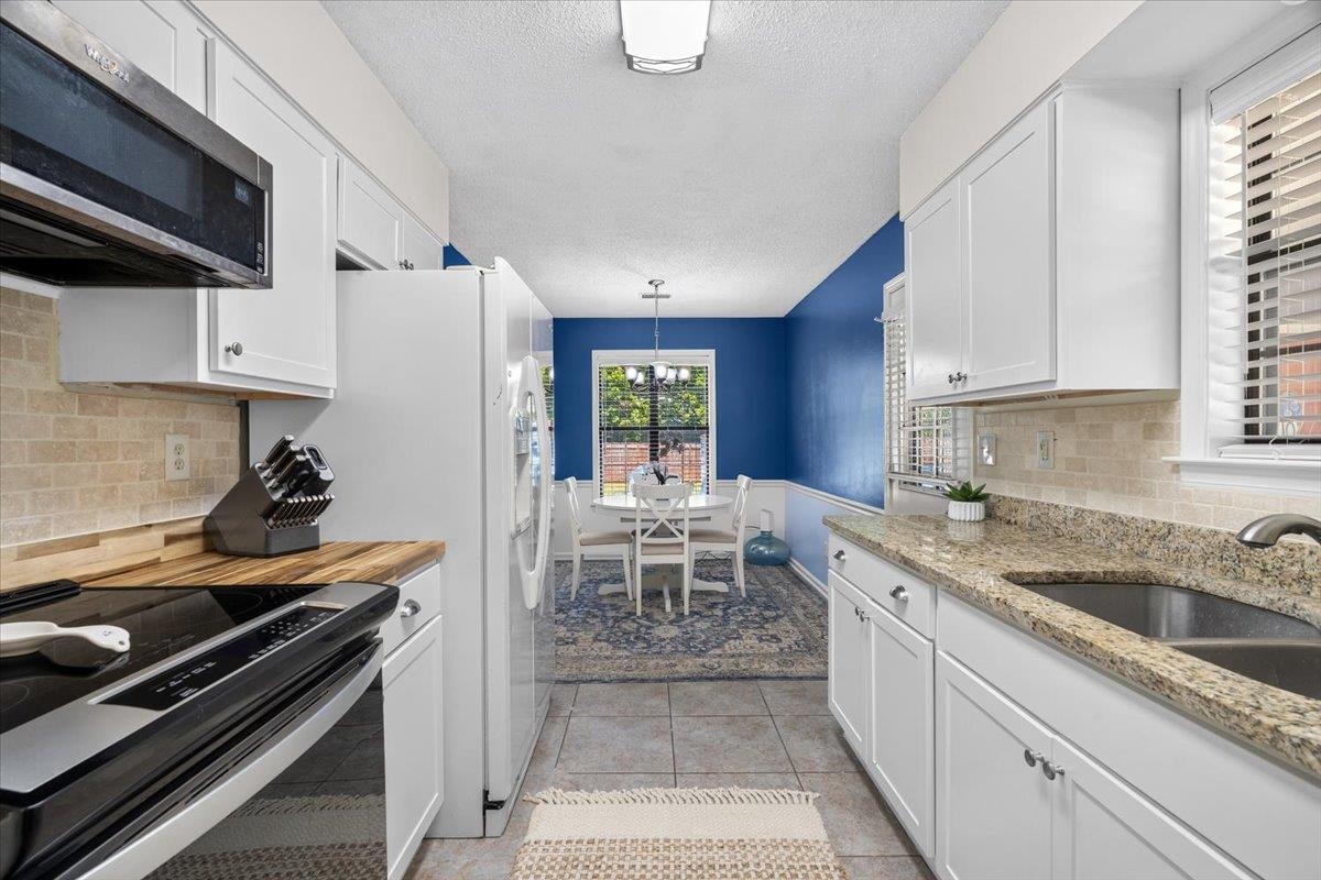 6790 Autumnhill Ln Property Photo 12