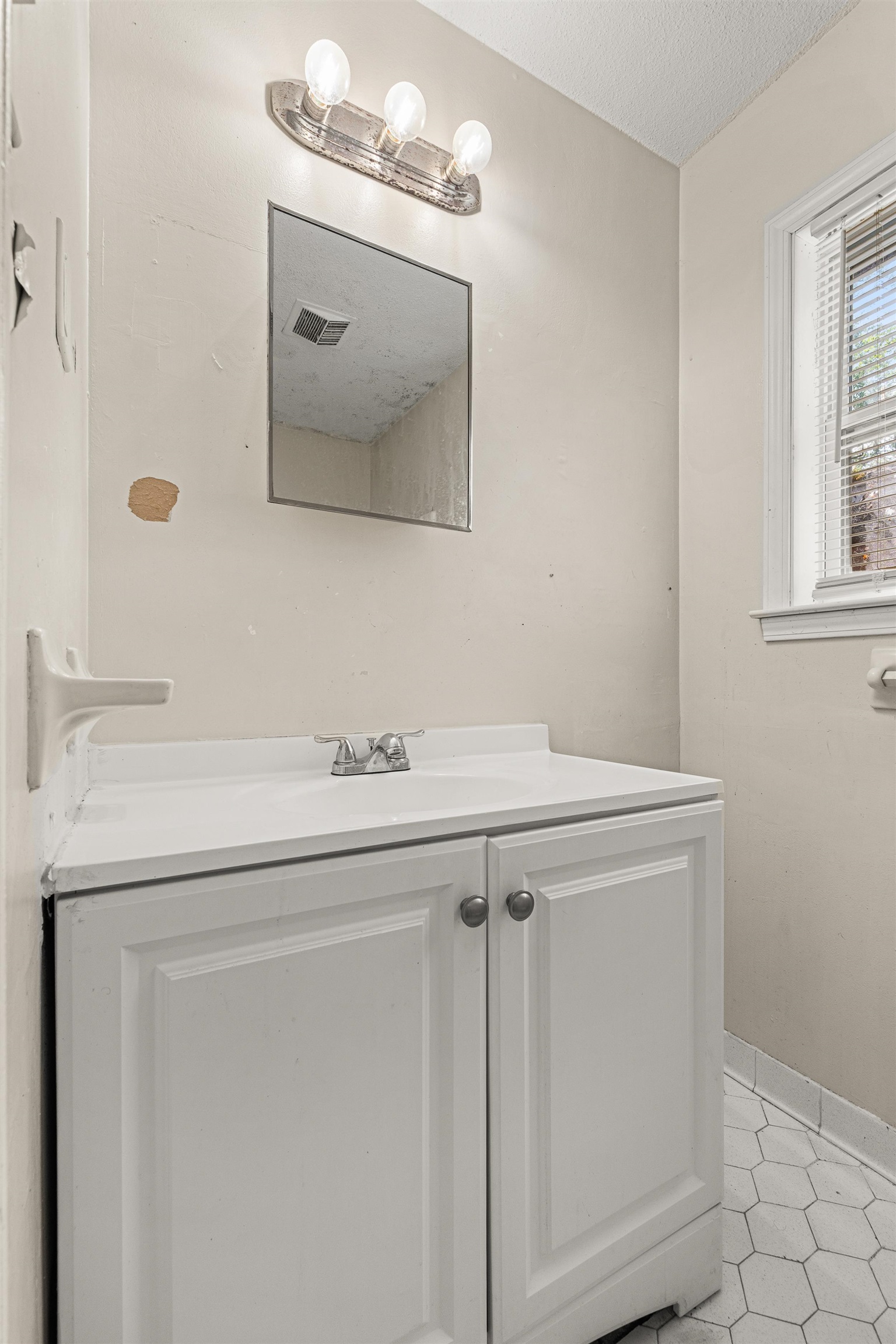 3468 Mckenzie St Property Photo 19