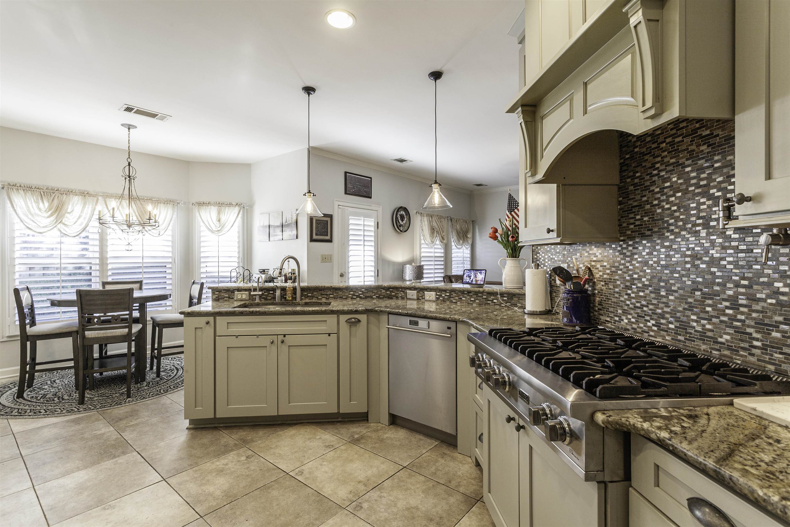 1337 Fairway Forest Dr E Property Photo 8