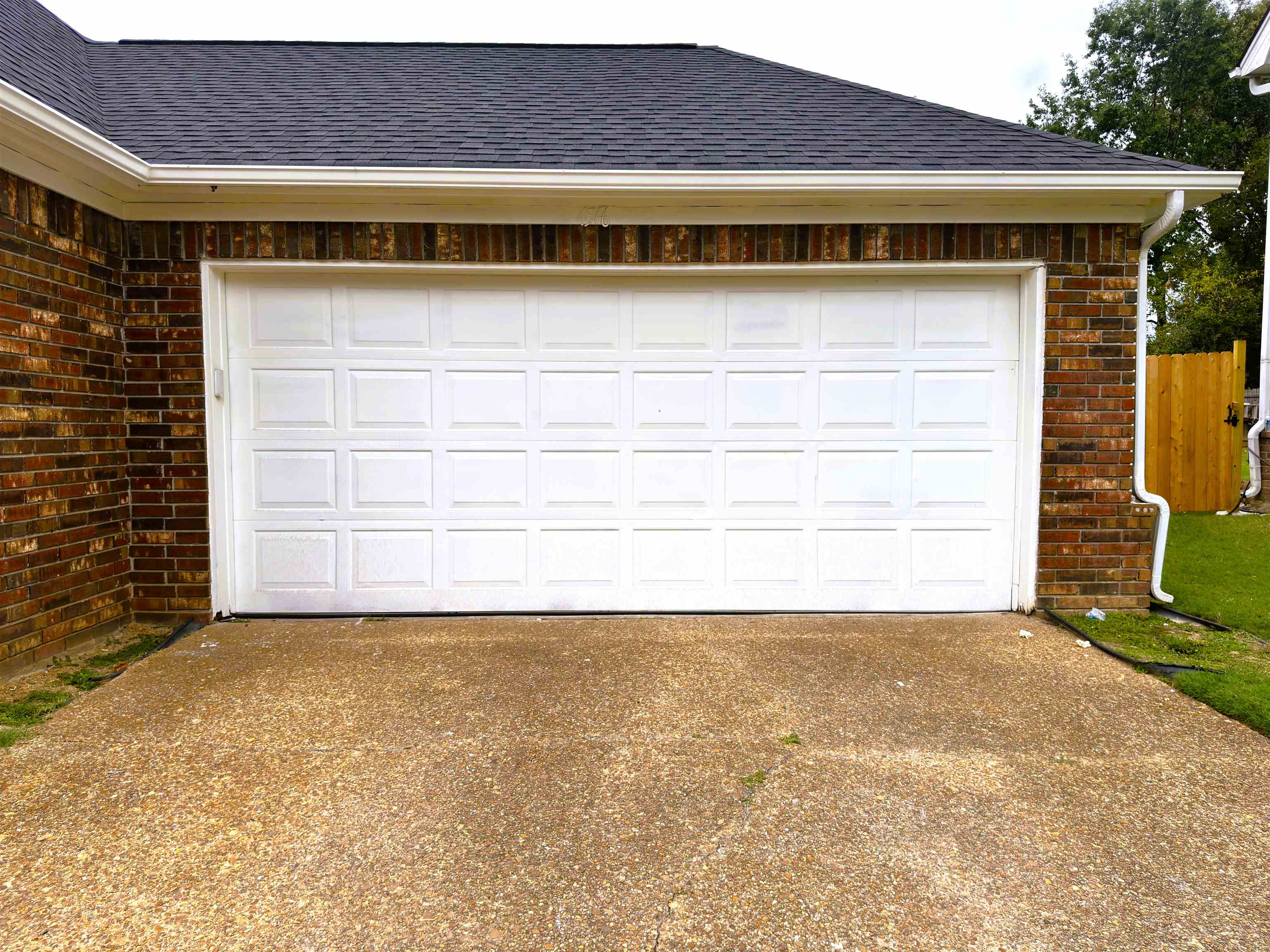 4566 Bassett Hall Dr Property Photo 4