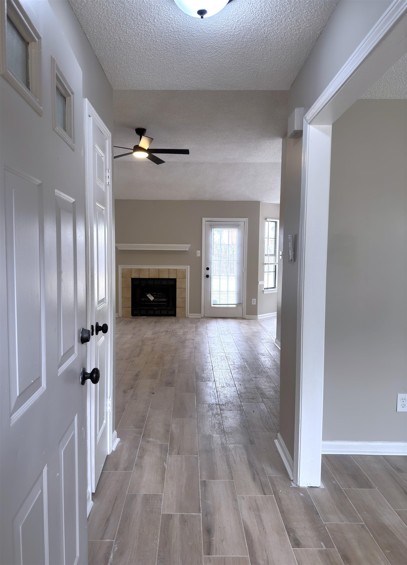 4566 Bassett Hall Dr Property Photo 5