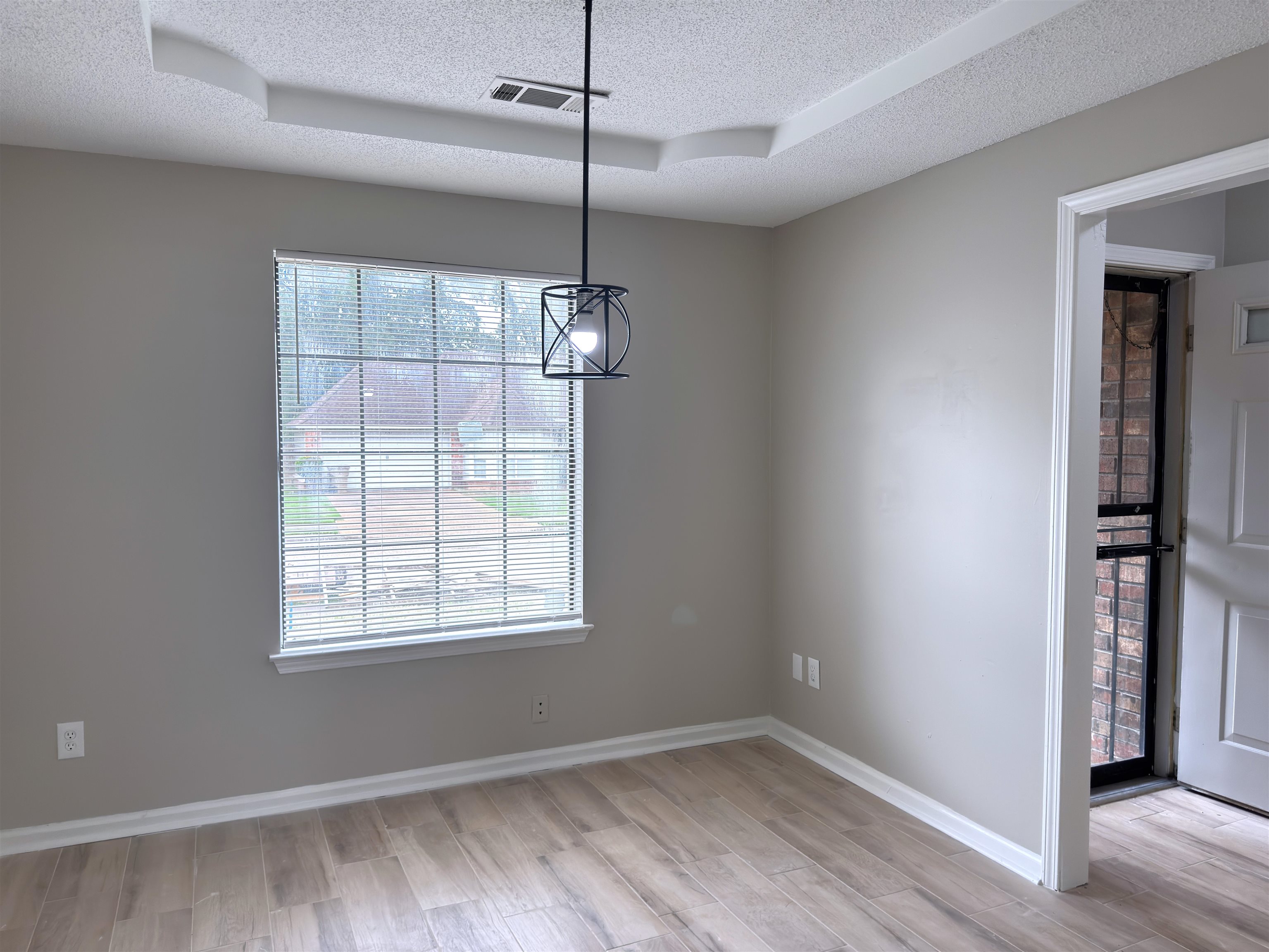 4566 Bassett Hall Dr Property Photo 6