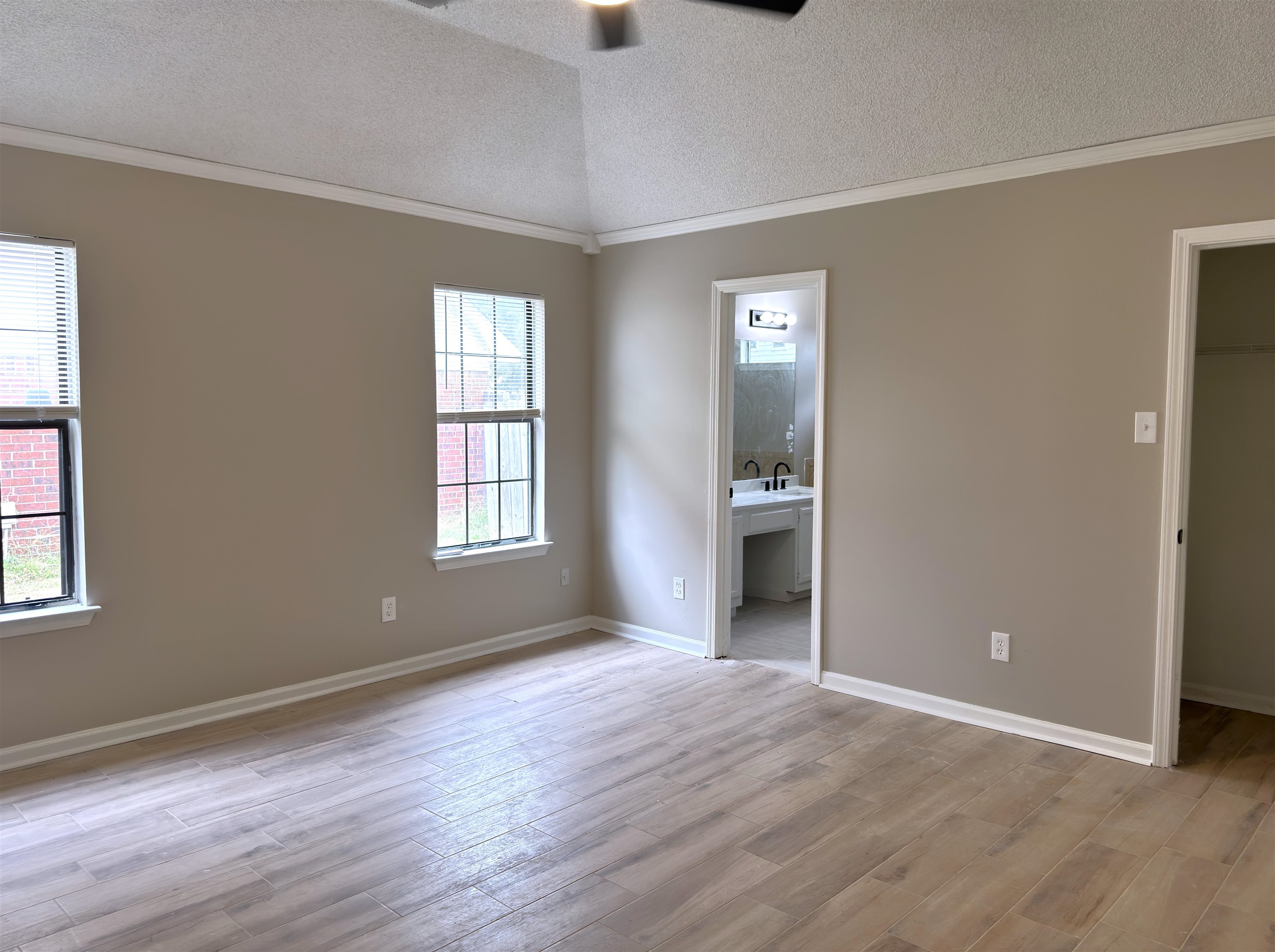 4566 Bassett Hall Dr Property Photo 12