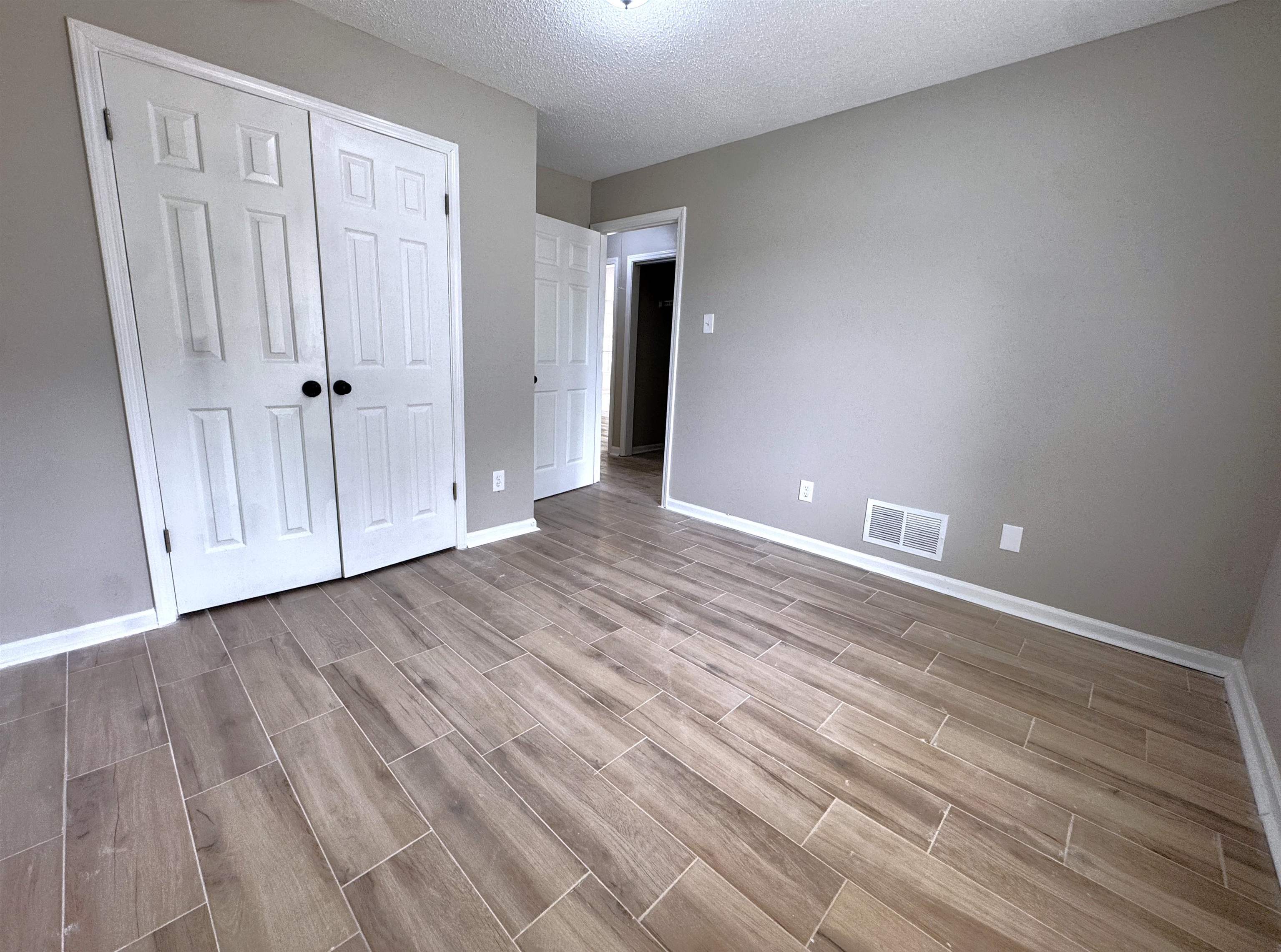4566 Bassett Hall Dr Property Photo 17